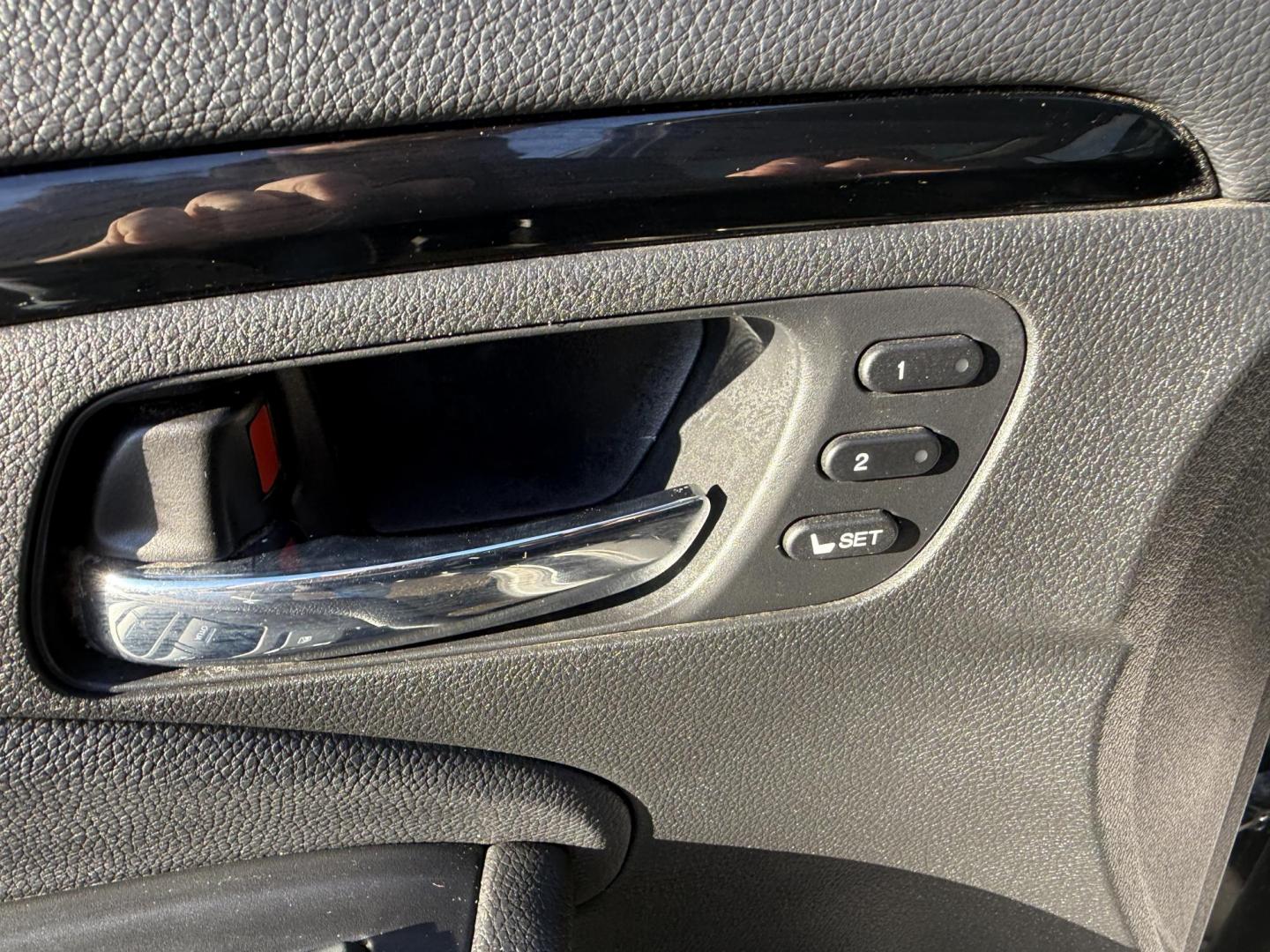 2018 Black /Black Honda Pilot Elite 4WD (5FNYF6H08JB) with an 3.5L V6 SOHC 24V engine, Automatic transmission, located at 547 E. Main St., Orwell, OH, 44076, (440) 437-5893, 41.535435, -80.847855 - One Owner ---- 2018 Honda Pilot Elite AWD – Luxury, Advanced Safety, and Family-Friendly Versatility Upgrade your family’s driving experience with this 2018 Honda Pilot Elite AWD. Powered by a robust 3.5L Earthdreams V6 engine and a smooth 9-speed automatic transmission, this SUV offers both - Photo#16