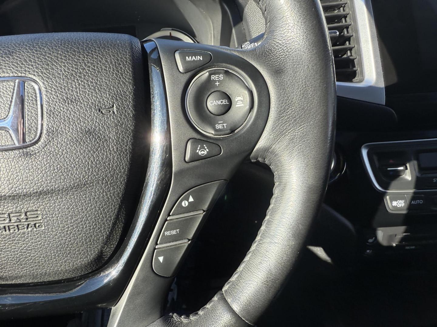 2018 Black /Black Honda Pilot Elite 4WD (5FNYF6H08JB) with an 3.5L V6 SOHC 24V engine, Automatic transmission, located at 547 E. Main St., Orwell, OH, 44076, (440) 437-5893, 41.535435, -80.847855 - One Owner ---- 2018 Honda Pilot Elite AWD – Luxury, Advanced Safety, and Family-Friendly Versatility Upgrade your family’s driving experience with this 2018 Honda Pilot Elite AWD. Powered by a robust 3.5L Earthdreams V6 engine and a smooth 9-speed automatic transmission, this SUV offers both - Photo#25