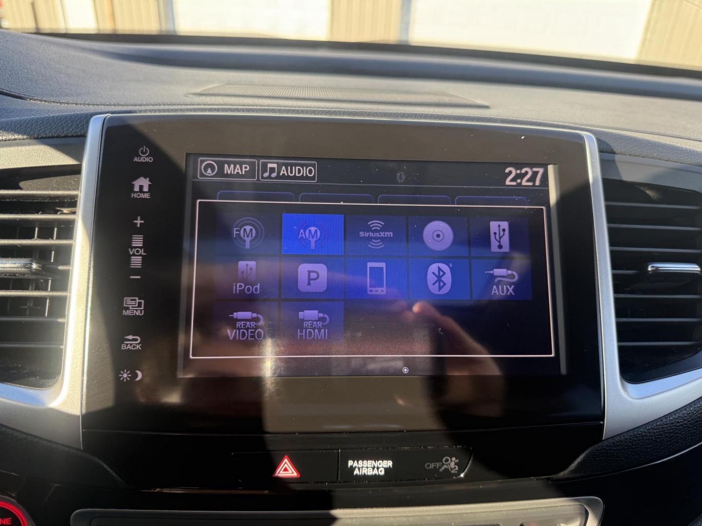 2018 Black /Black Honda Pilot Elite 4WD (5FNYF6H08JB) with an 3.5L V6 SOHC 24V engine, Automatic transmission, located at 547 E. Main St., Orwell, OH, 44076, (440) 437-5893, 41.535435, -80.847855 - One Owner ---- 2018 Honda Pilot Elite AWD – Luxury, Advanced Safety, and Family-Friendly Versatility Upgrade your family’s driving experience with this 2018 Honda Pilot Elite AWD. Powered by a robust 3.5L Earthdreams V6 engine and a smooth 9-speed automatic transmission, this SUV offers both - Photo#27