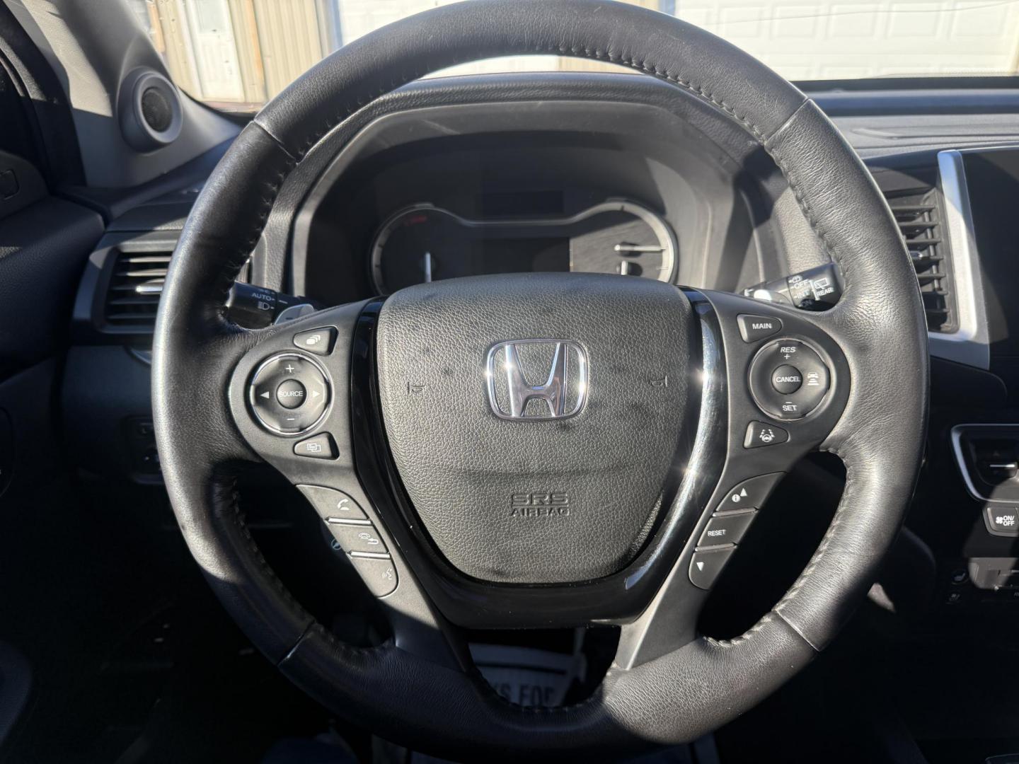 2018 Black /Black Honda Pilot Elite 4WD (5FNYF6H08JB) with an 3.5L V6 SOHC 24V engine, Automatic transmission, located at 547 E. Main St., Orwell, OH, 44076, (440) 437-5893, 41.535435, -80.847855 - One Owner ---- 2018 Honda Pilot Elite AWD – Luxury, Advanced Safety, and Family-Friendly Versatility Upgrade your family’s driving experience with this 2018 Honda Pilot Elite AWD. Powered by a robust 3.5L Earthdreams V6 engine and a smooth 9-speed automatic transmission, this SUV offers both - Photo#26