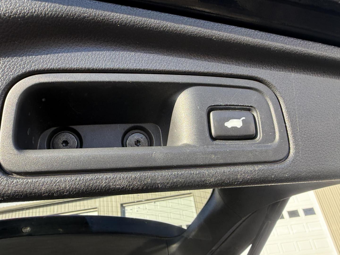 2018 Black /Black Honda Pilot Elite 4WD (5FNYF6H08JB) with an 3.5L V6 SOHC 24V engine, Automatic transmission, located at 547 E. Main St., Orwell, OH, 44076, (440) 437-5893, 41.535435, -80.847855 - One Owner ---- 2018 Honda Pilot Elite AWD – Luxury, Advanced Safety, and Family-Friendly Versatility Upgrade your family’s driving experience with this 2018 Honda Pilot Elite AWD. Powered by a robust 3.5L Earthdreams V6 engine and a smooth 9-speed automatic transmission, this SUV offers both - Photo#45