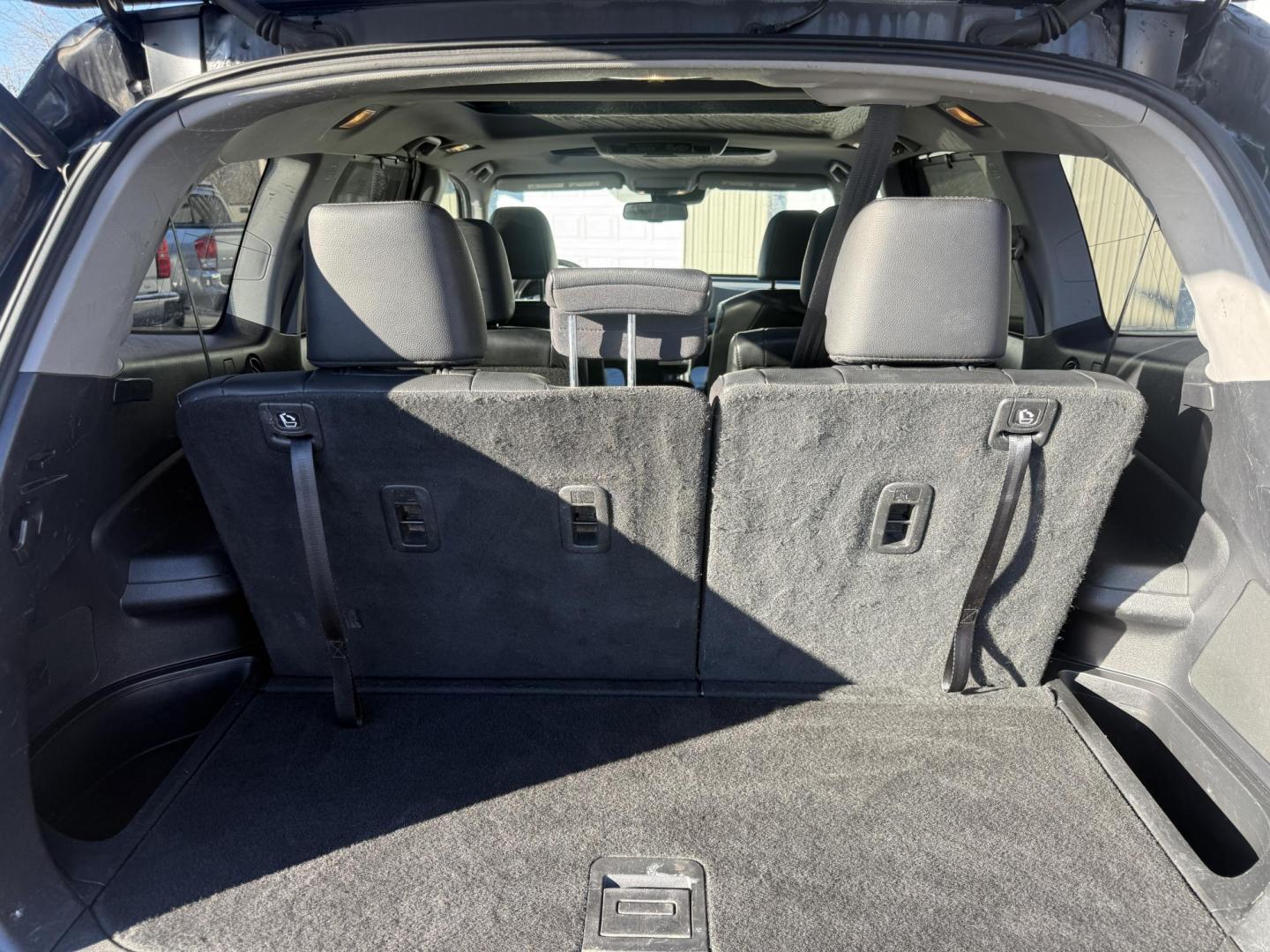 2018 Black /Black Honda Pilot Elite 4WD (5FNYF6H08JB) with an 3.5L V6 SOHC 24V engine, Automatic transmission, located at 547 E. Main St., Orwell, OH, 44076, (440) 437-5893, 41.535435, -80.847855 - One Owner ---- 2018 Honda Pilot Elite AWD – Luxury, Advanced Safety, and Family-Friendly Versatility Upgrade your family’s driving experience with this 2018 Honda Pilot Elite AWD. Powered by a robust 3.5L Earthdreams V6 engine and a smooth 9-speed automatic transmission, this SUV offers both - Photo#44