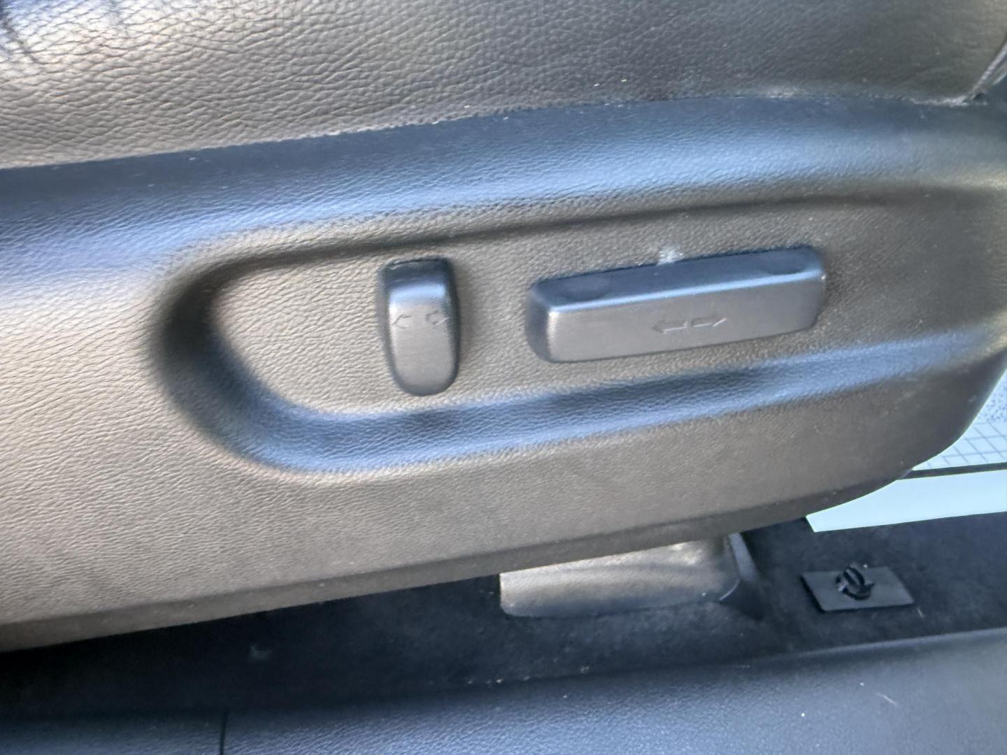 2018 Black /Black Honda Pilot Elite 4WD (5FNYF6H08JB) with an 3.5L V6 SOHC 24V engine, Automatic transmission, located at 547 E. Main St., Orwell, OH, 44076, (440) 437-5893, 41.535435, -80.847855 - One Owner ---- 2018 Honda Pilot Elite AWD – Luxury, Advanced Safety, and Family-Friendly Versatility Upgrade your family’s driving experience with this 2018 Honda Pilot Elite AWD. Powered by a robust 3.5L Earthdreams V6 engine and a smooth 9-speed automatic transmission, this SUV offers both - Photo#49