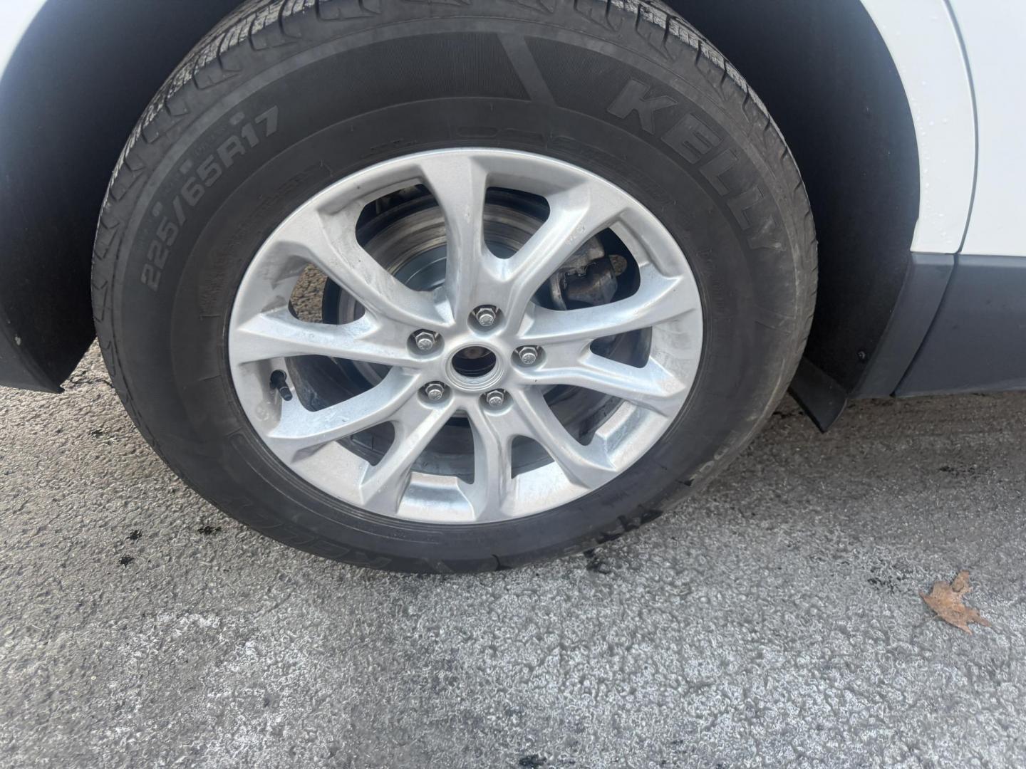 2019 White /White Chevrolet Equinox LS AWD (3GNAXSEV9KS) with an 1.5L I4 DOHC 16V TURBO engine, Automatic transmission, located at 547 E. Main St., Orwell, OH, 44076, (440) 437-5893, 41.535435, -80.847855 - One Owner ---- 2019 Chevrolet Equinox LS AWD – Efficient, Versatile, and Connected for Everyday Driving Enjoy the perfect blend of fuel efficiency, capability, and modern technology with this 2019 Chevrolet Equinox LS AWD. Featuring a responsive 1.5L Turbocharged EcoTec I4 engine paired with a - Photo#6