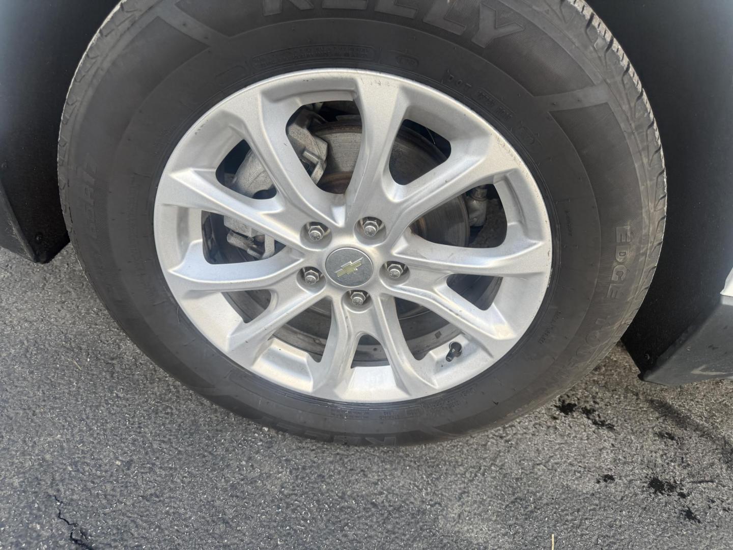 2019 White /White Chevrolet Equinox LS AWD (3GNAXSEV9KS) with an 1.5L I4 DOHC 16V TURBO engine, Automatic transmission, located at 547 E. Main St., Orwell, OH, 44076, (440) 437-5893, 41.535435, -80.847855 - One Owner ---- 2019 Chevrolet Equinox LS AWD – Efficient, Versatile, and Connected for Everyday Driving Enjoy the perfect blend of fuel efficiency, capability, and modern technology with this 2019 Chevrolet Equinox LS AWD. Featuring a responsive 1.5L Turbocharged EcoTec I4 engine paired with a - Photo#13