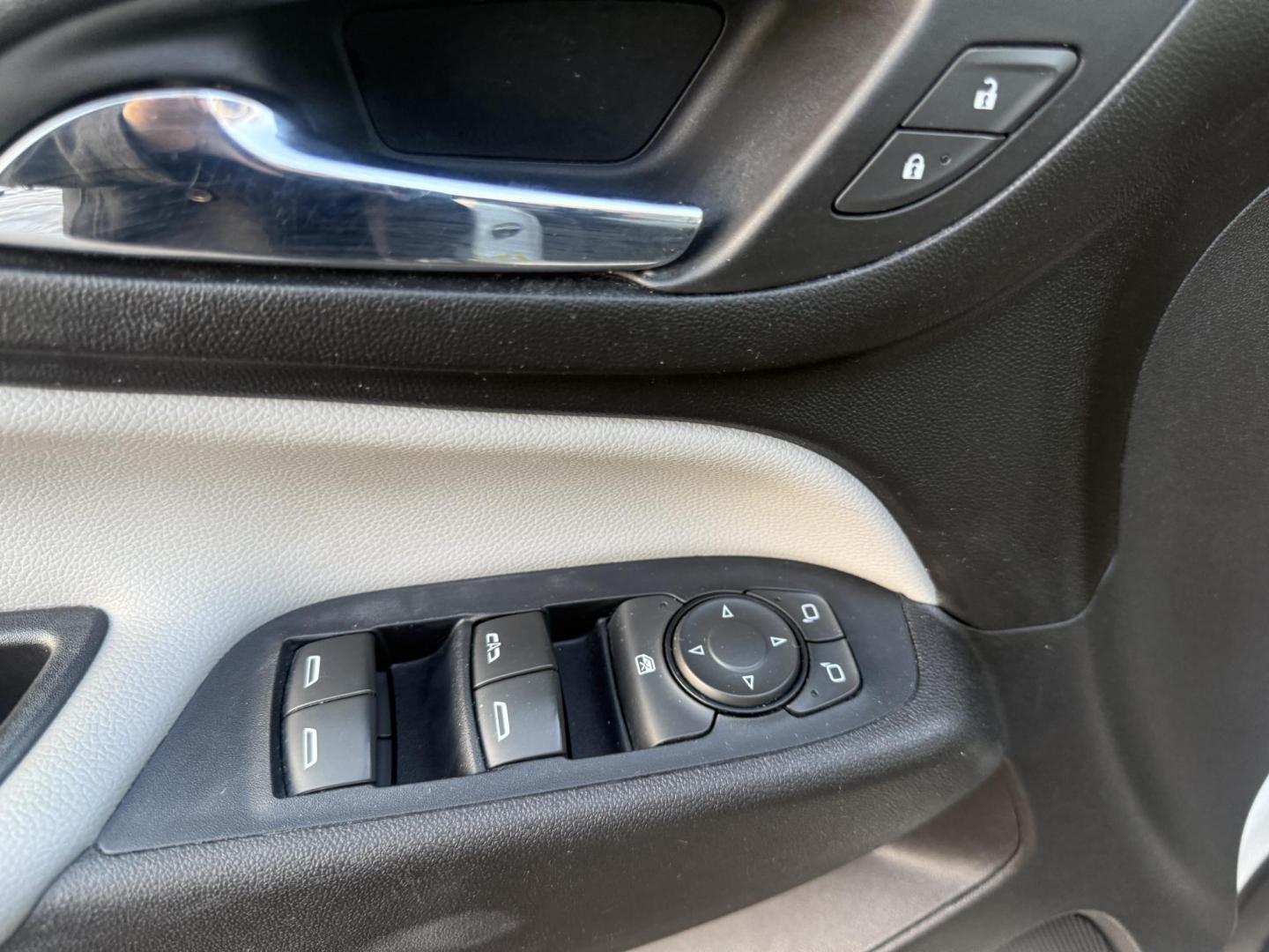 2019 White /White Chevrolet Equinox LS AWD (3GNAXSEV9KS) with an 1.5L I4 DOHC 16V TURBO engine, Automatic transmission, located at 547 E. Main St., Orwell, OH, 44076, (440) 437-5893, 41.535435, -80.847855 - One Owner ---- 2019 Chevrolet Equinox LS AWD – Efficient, Versatile, and Connected for Everyday Driving Enjoy the perfect blend of fuel efficiency, capability, and modern technology with this 2019 Chevrolet Equinox LS AWD. Featuring a responsive 1.5L Turbocharged EcoTec I4 engine paired with a - Photo#17