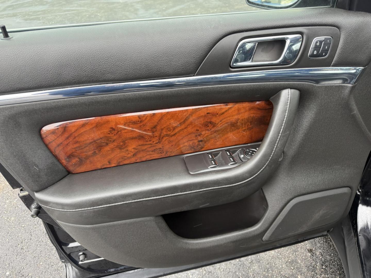 2016 Black /Black Lincoln MKS Elite EcoBoost AWD (1LNHL9FT6GG) with an 3.5L V6 DOHC 24V TWIN TURBO engine, Automatic transmission, located at 11115 Chardon Rd. , Chardon, OH, 44024, (440) 214-9705, 41.580246, -81.241943 - 2016 Lincoln MKS Elite AWD – Luxurious Performance, Cutting-Edge Technology, and Unmatched Comfort Experience the pinnacle of luxury and performance in this 2016 Lincoln MKS Elite AWD. Powered by a potent 3.5L Twin Turbo EcoBoost V6 engine paired with a smooth 6-speed automatic transmission, th - Photo#14