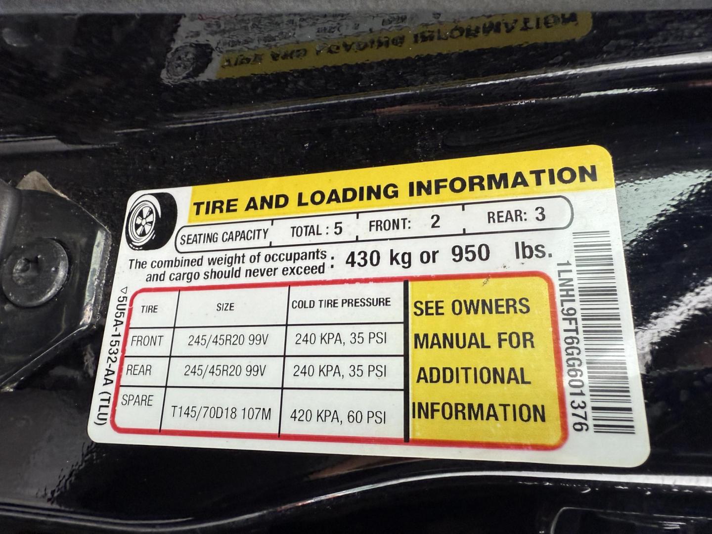 2016 Black /Black Lincoln MKS Elite EcoBoost AWD (1LNHL9FT6GG) with an 3.5L V6 DOHC 24V TWIN TURBO engine, Automatic transmission, located at 11115 Chardon Rd. , Chardon, OH, 44024, (440) 214-9705, 41.580246, -81.241943 - 2016 Lincoln MKS Elite AWD – Luxurious Performance, Cutting-Edge Technology, and Unmatched Comfort Experience the pinnacle of luxury and performance in this 2016 Lincoln MKS Elite AWD. Powered by a potent 3.5L Twin Turbo EcoBoost V6 engine paired with a smooth 6-speed automatic transmission, th - Photo#18