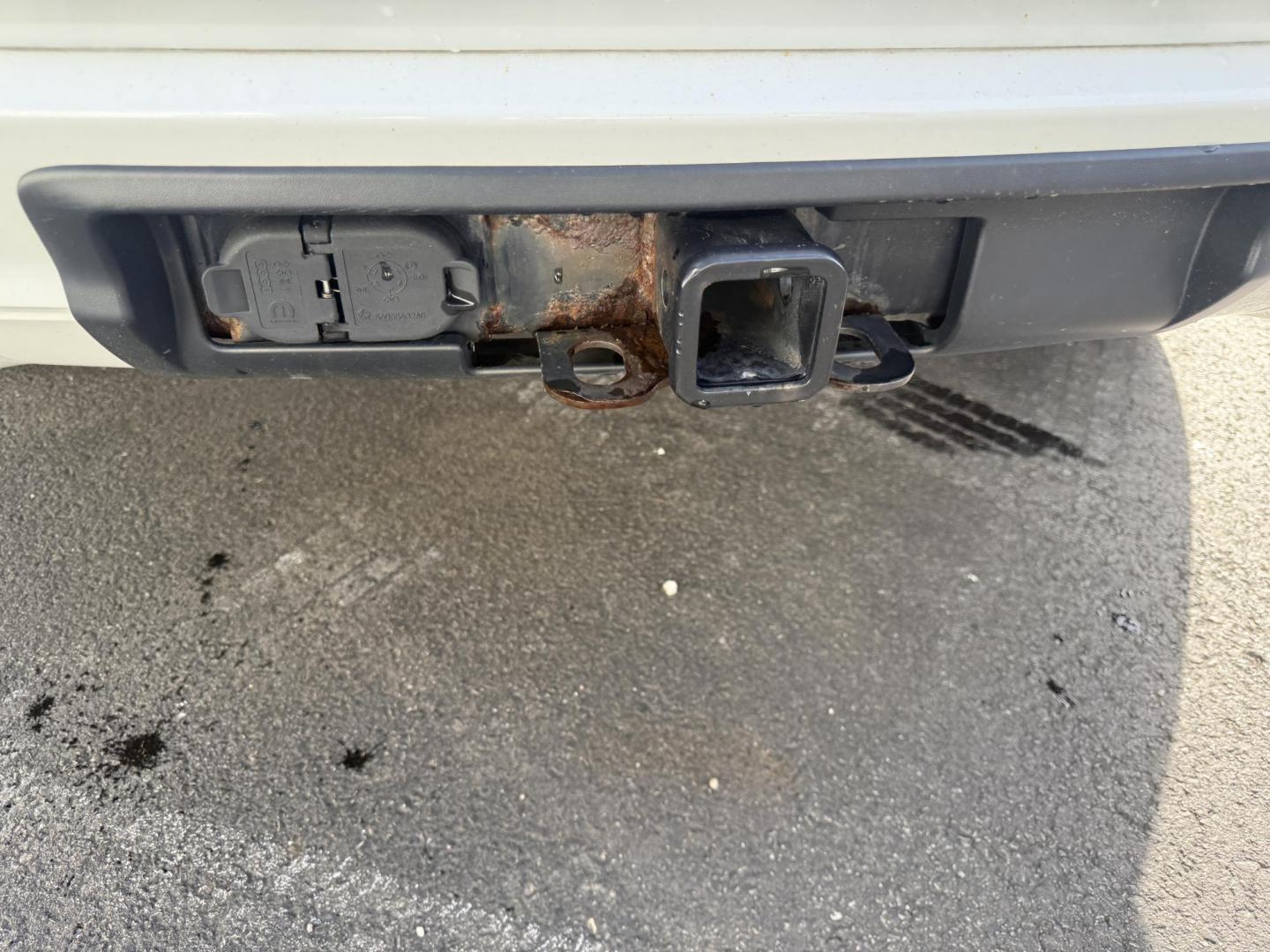 2020 White /Brown Jeep Grand Cherokee Overland 4WD (1C4RJFCG0LC) with an 3.6L V6 DOHC 24V engine, Automatic transmission, located at 547 E. Main St., Orwell, OH, 44076, (440) 437-5893, 41.535435, -80.847855 - 2020 Jeep Grand Cherokee Overland 4WD – Premium Luxury, Off-Road Capability, and Advanced Safety Elevate your driving experience with this 2020 Jeep Grand Cherokee Overland. Powered by a robust 3.6L Pentastar V6 engine and an 8-speed automatic transmission, this SUV offers a refined blend of po - Photo#9