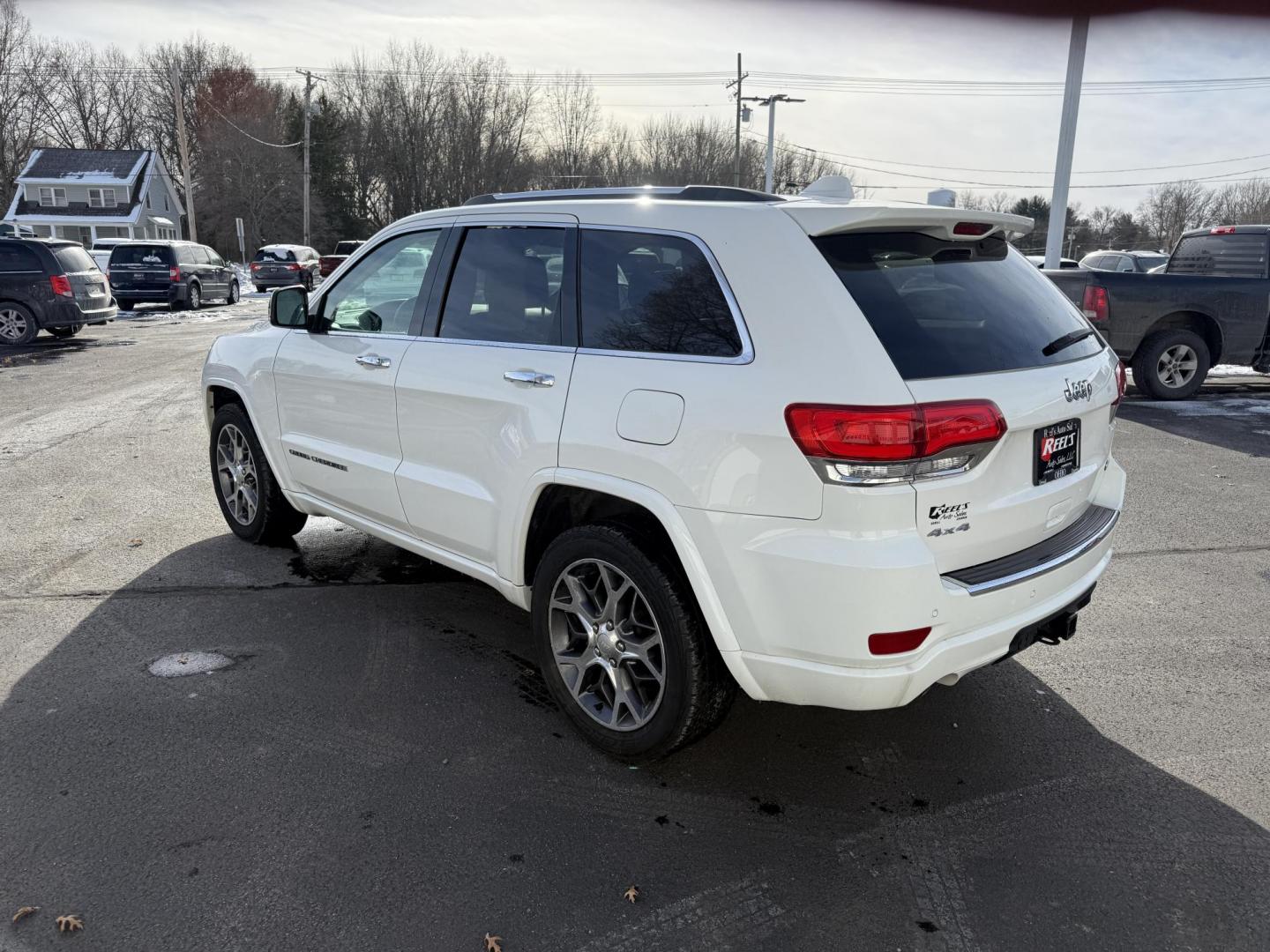 2020 White /Brown Jeep Grand Cherokee Overland 4WD (1C4RJFCG0LC) with an 3.6L V6 DOHC 24V engine, Automatic transmission, located at 547 E. Main St., Orwell, OH, 44076, (440) 437-5893, 41.535435, -80.847855 - 2020 Jeep Grand Cherokee Overland 4WD – Premium Luxury, Off-Road Capability, and Advanced Safety Elevate your driving experience with this 2020 Jeep Grand Cherokee Overland. Powered by a robust 3.6L Pentastar V6 engine and an 8-speed automatic transmission, this SUV offers a refined blend of po - Photo#10