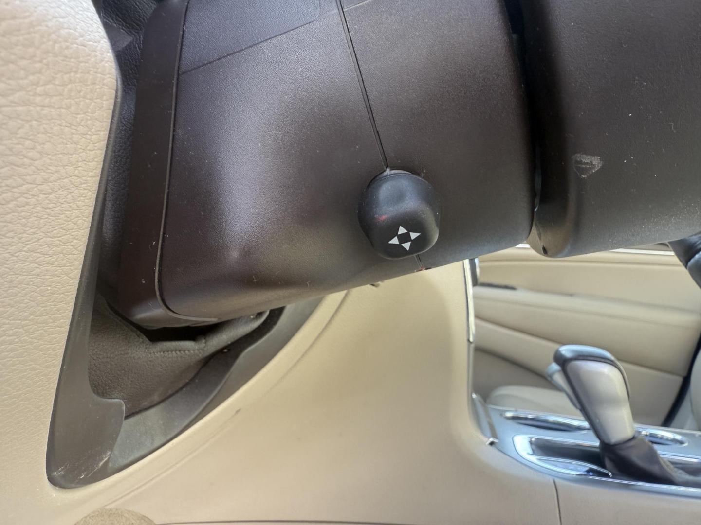 2020 White /Brown Jeep Grand Cherokee Overland 4WD (1C4RJFCG0LC) with an 3.6L V6 DOHC 24V engine, Automatic transmission, located at 547 E. Main St., Orwell, OH, 44076, (440) 437-5893, 41.535435, -80.847855 - 2020 Jeep Grand Cherokee Overland 4WD – Premium Luxury, Off-Road Capability, and Advanced Safety Elevate your driving experience with this 2020 Jeep Grand Cherokee Overland. Powered by a robust 3.6L Pentastar V6 engine and an 8-speed automatic transmission, this SUV offers a refined blend of po - Photo#23