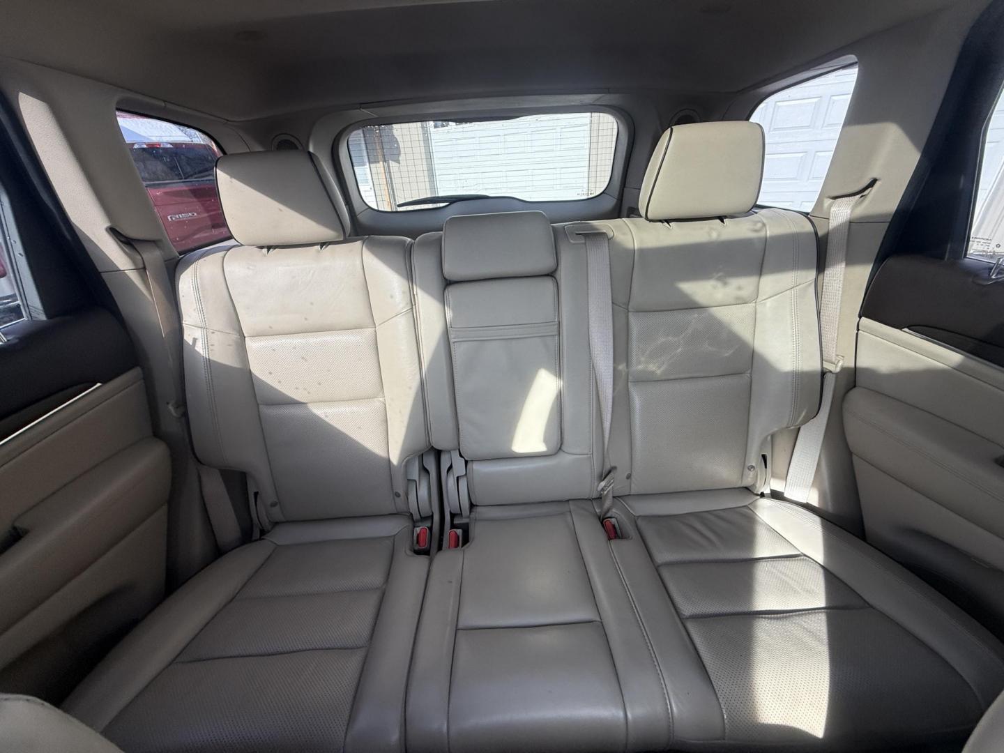 2020 White /Brown Jeep Grand Cherokee Overland 4WD (1C4RJFCG0LC) with an 3.6L V6 DOHC 24V engine, Automatic transmission, located at 547 E. Main St., Orwell, OH, 44076, (440) 437-5893, 41.535435, -80.847855 - 2020 Jeep Grand Cherokee Overland 4WD – Premium Luxury, Off-Road Capability, and Advanced Safety Elevate your driving experience with this 2020 Jeep Grand Cherokee Overland. Powered by a robust 3.6L Pentastar V6 engine and an 8-speed automatic transmission, this SUV offers a refined blend of po - Photo#39