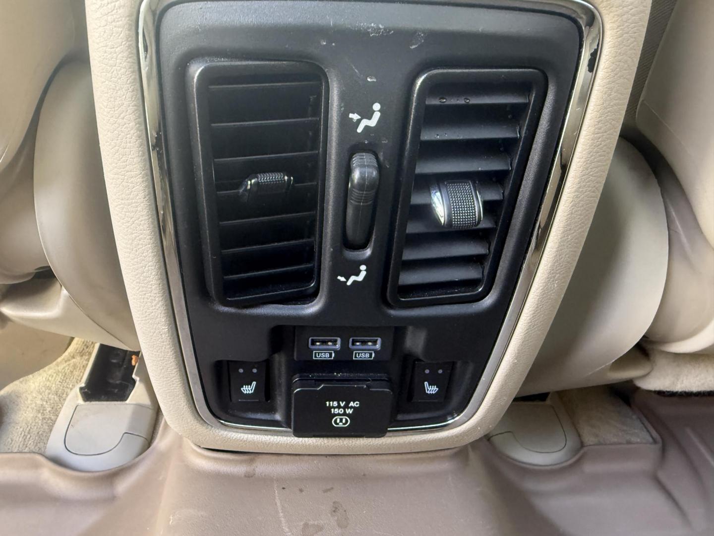 2020 White /Brown Jeep Grand Cherokee Overland 4WD (1C4RJFCG0LC) with an 3.6L V6 DOHC 24V engine, Automatic transmission, located at 547 E. Main St., Orwell, OH, 44076, (440) 437-5893, 41.535435, -80.847855 - 2020 Jeep Grand Cherokee Overland 4WD – Premium Luxury, Off-Road Capability, and Advanced Safety Elevate your driving experience with this 2020 Jeep Grand Cherokee Overland. Powered by a robust 3.6L Pentastar V6 engine and an 8-speed automatic transmission, this SUV offers a refined blend of po - Photo#42