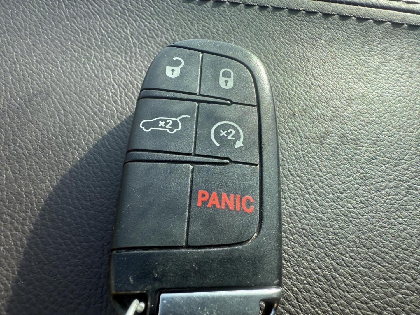 2020 White /Brown Jeep Grand Cherokee Overland 4WD (1C4RJFCG0LC) with an 3.6L V6 DOHC 24V engine, Automatic transmission, located at 547 E. Main St., Orwell, OH, 44076, (440) 437-5893, 41.535435, -80.847855 - 2020 Jeep Grand Cherokee Overland 4WD – Premium Luxury, Off-Road Capability, and Advanced Safety Elevate your driving experience with this 2020 Jeep Grand Cherokee Overland. Powered by a robust 3.6L Pentastar V6 engine and an 8-speed automatic transmission, this SUV offers a refined blend of po - Photo#52