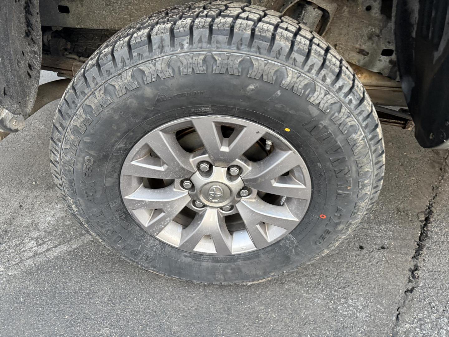 2016 Silver /Black Toyota Tacoma SR5 Double Cab Short Bed V6 5AT 4WD (3TMCZ5AN1GM) with an 3.5L V6 DOHC 24V engine, Automatic transmission, located at 547 E. Main St., Orwell, OH, 44076, (440) 437-5893, 41.535435, -80.847855 - 2016 Toyota Tacoma SR5 Crew Cab 4WD – Rugged Power, Reliability, and Versatile Performance Take on any adventure with confidence in this 2016 Toyota Tacoma SR5 Crew Cab 4WD. Powered by a durable 3.5L D-45 V6 engine and a smooth 6-speed automatic transmission, this truck delivers impressive perf - Photo#6