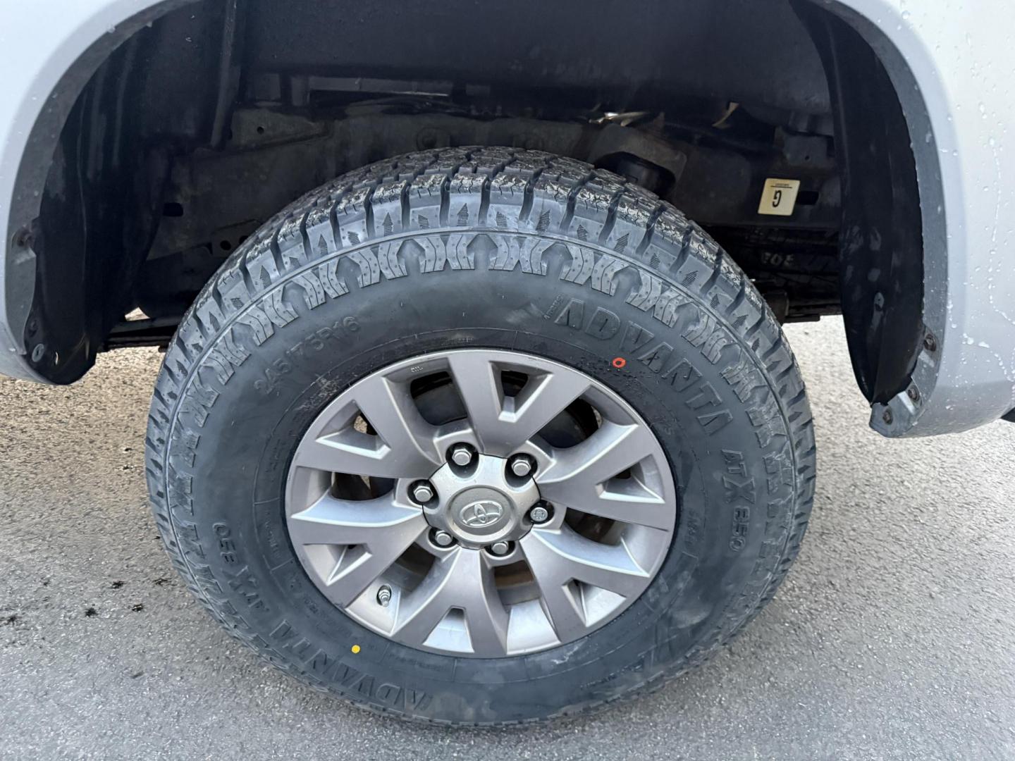 2016 Silver /Black Toyota Tacoma SR5 Double Cab Short Bed V6 5AT 4WD (3TMCZ5AN1GM) with an 3.5L V6 DOHC 24V engine, Automatic transmission, located at 547 E. Main St., Orwell, OH, 44076, (440) 437-5893, 41.535435, -80.847855 - 2016 Toyota Tacoma SR5 Crew Cab 4WD – Rugged Power, Reliability, and Versatile Performance Take on any adventure with confidence in this 2016 Toyota Tacoma SR5 Crew Cab 4WD. Powered by a durable 3.5L D-45 V6 engine and a smooth 6-speed automatic transmission, this truck delivers impressive perf - Photo#12