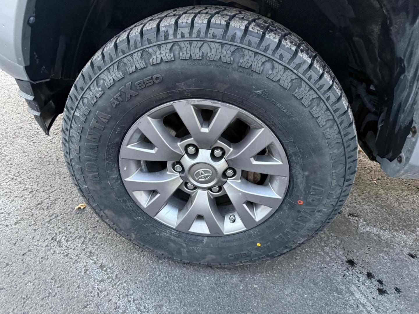2016 Silver /Black Toyota Tacoma SR5 Double Cab Short Bed V6 5AT 4WD (3TMCZ5AN1GM) with an 3.5L V6 DOHC 24V engine, Automatic transmission, located at 547 E. Main St., Orwell, OH, 44076, (440) 437-5893, 41.535435, -80.847855 - 2016 Toyota Tacoma SR5 Crew Cab 4WD – Rugged Power, Reliability, and Versatile Performance Take on any adventure with confidence in this 2016 Toyota Tacoma SR5 Crew Cab 4WD. Powered by a durable 3.5L D-45 V6 engine and a smooth 6-speed automatic transmission, this truck delivers impressive perf - Photo#14
