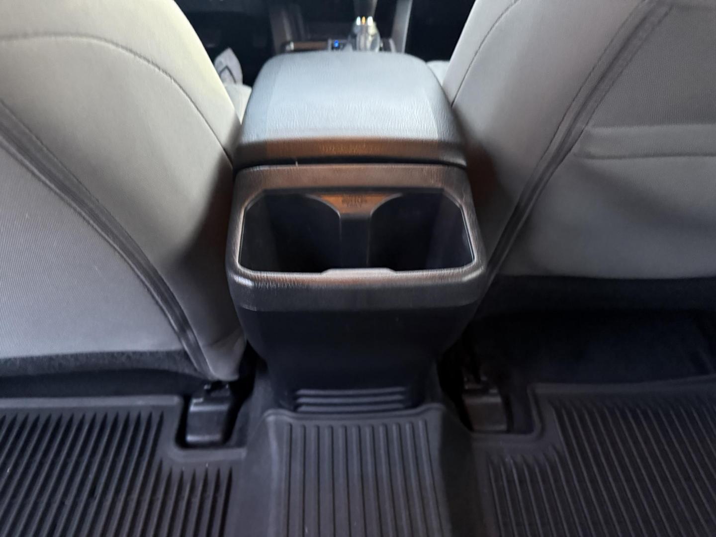 2016 Silver /Black Toyota Tacoma SR5 Double Cab Short Bed V6 5AT 4WD (3TMCZ5AN1GM) with an 3.5L V6 DOHC 24V engine, Automatic transmission, located at 547 E. Main St., Orwell, OH, 44076, (440) 437-5893, 41.535435, -80.847855 - 2016 Toyota Tacoma SR5 Crew Cab 4WD – Rugged Power, Reliability, and Versatile Performance Take on any adventure with confidence in this 2016 Toyota Tacoma SR5 Crew Cab 4WD. Powered by a durable 3.5L D-45 V6 engine and a smooth 6-speed automatic transmission, this truck delivers impressive perf - Photo#32