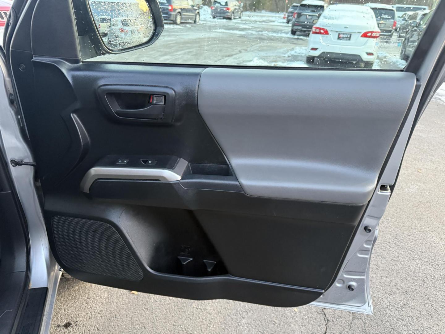 2016 Silver /Black Toyota Tacoma SR5 Double Cab Short Bed V6 5AT 4WD (3TMCZ5AN1GM) with an 3.5L V6 DOHC 24V engine, Automatic transmission, located at 547 E. Main St., Orwell, OH, 44076, (440) 437-5893, 41.535435, -80.847855 - 2016 Toyota Tacoma SR5 Crew Cab 4WD – Rugged Power, Reliability, and Versatile Performance Take on any adventure with confidence in this 2016 Toyota Tacoma SR5 Crew Cab 4WD. Powered by a durable 3.5L D-45 V6 engine and a smooth 6-speed automatic transmission, this truck delivers impressive perf - Photo#40