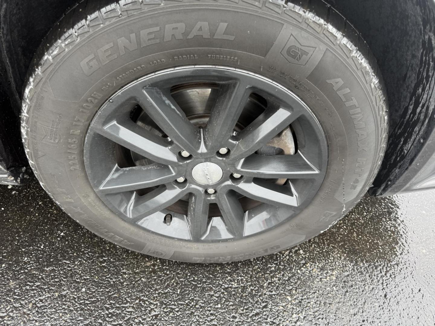 2018 Gray /Black Dodge Grand Caravan GT (2C4RDGEG0JR) with an 3.6L V6 DOHC 24V FFV engine, Automatic transmission, located at 547 E. Main St., Orwell, OH, 44076, (440) 437-5893, 41.535435, -80.847855 - One Owner ---- 2018 Dodge Grand Caravan GT – Versatile Family Cruiser with Premium Comfort and Tech Experience the perfect blend of practicality, comfort, and technology with this 2018 Dodge Grand Caravan GT. Powered by a reliable 3.6L Pentastar V6 engine and a smooth 6-speed automatic transmis - Photo#4