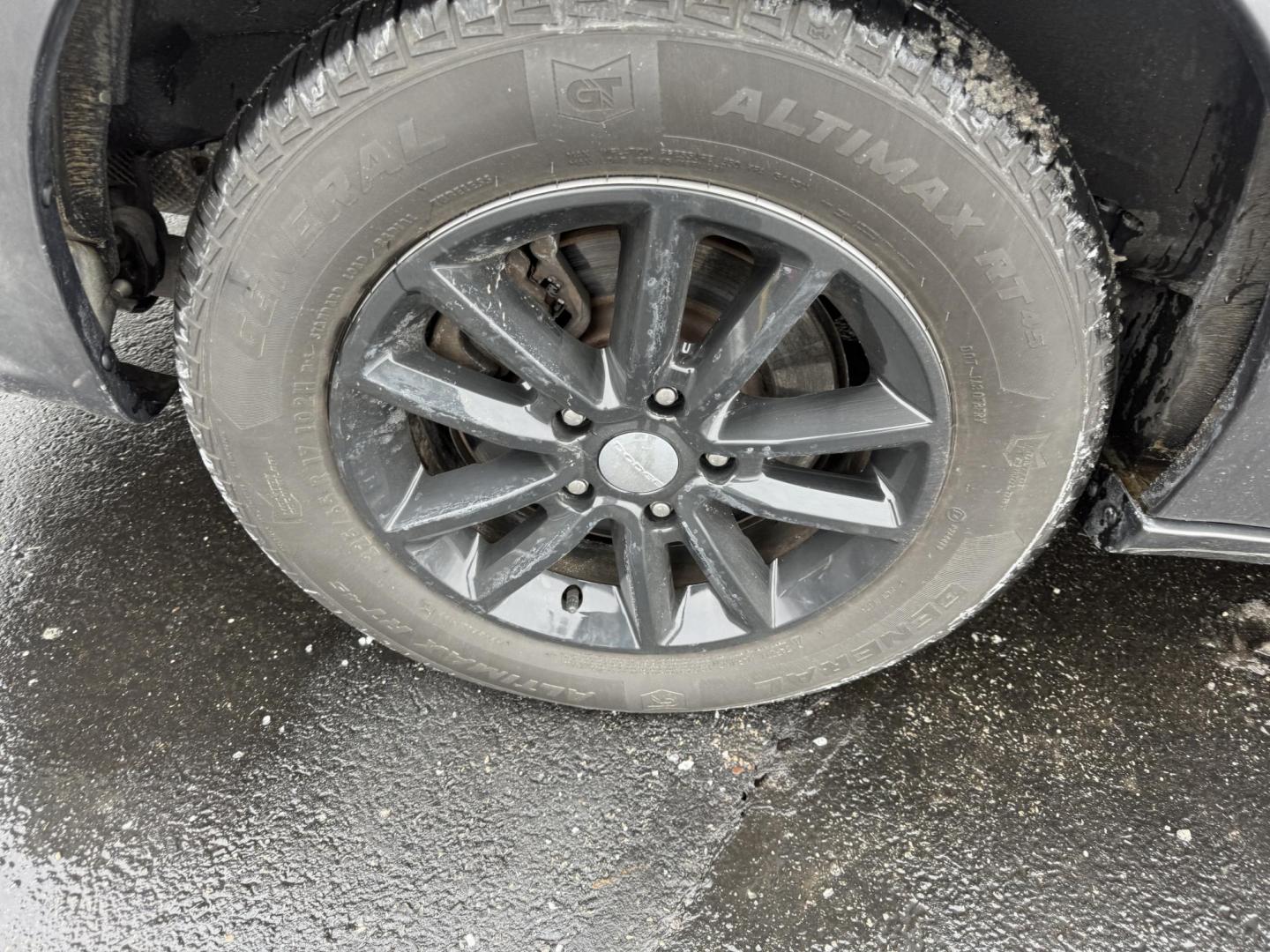 2018 Gray /Black Dodge Grand Caravan GT (2C4RDGEG0JR) with an 3.6L V6 DOHC 24V FFV engine, Automatic transmission, located at 547 E. Main St., Orwell, OH, 44076, (440) 437-5893, 41.535435, -80.847855 - One Owner ---- 2018 Dodge Grand Caravan GT – Versatile Family Cruiser with Premium Comfort and Tech Experience the perfect blend of practicality, comfort, and technology with this 2018 Dodge Grand Caravan GT. Powered by a reliable 3.6L Pentastar V6 engine and a smooth 6-speed automatic transmis - Photo#6