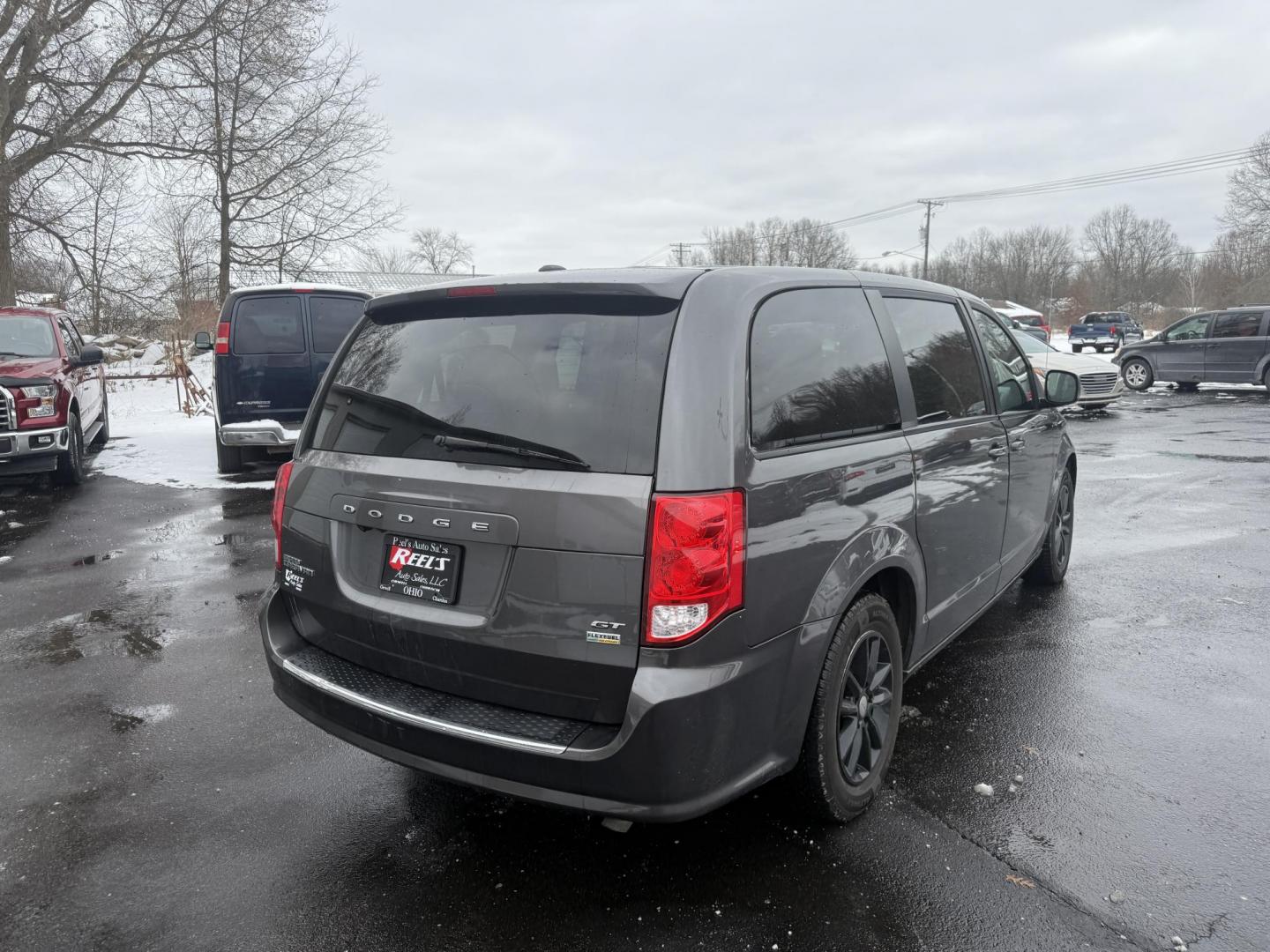 2018 Gray /Black Dodge Grand Caravan GT (2C4RDGEG0JR) with an 3.6L V6 DOHC 24V FFV engine, Automatic transmission, located at 547 E. Main St., Orwell, OH, 44076, (440) 437-5893, 41.535435, -80.847855 - One Owner ---- 2018 Dodge Grand Caravan GT – Versatile Family Cruiser with Premium Comfort and Tech Experience the perfect blend of practicality, comfort, and technology with this 2018 Dodge Grand Caravan GT. Powered by a reliable 3.6L Pentastar V6 engine and a smooth 6-speed automatic transmis - Photo#7