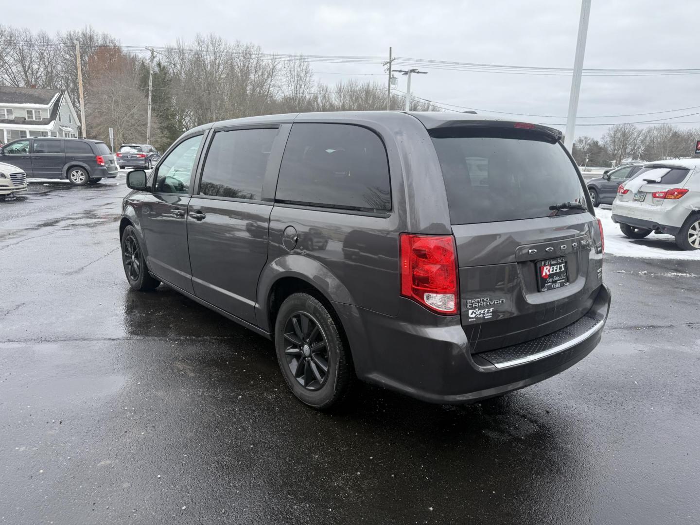 2018 Gray /Black Dodge Grand Caravan GT (2C4RDGEG0JR) with an 3.6L V6 DOHC 24V FFV engine, Automatic transmission, located at 547 E. Main St., Orwell, OH, 44076, (440) 437-5893, 41.535435, -80.847855 - One Owner ---- 2018 Dodge Grand Caravan GT – Versatile Family Cruiser with Premium Comfort and Tech Experience the perfect blend of practicality, comfort, and technology with this 2018 Dodge Grand Caravan GT. Powered by a reliable 3.6L Pentastar V6 engine and a smooth 6-speed automatic transmis - Photo#9