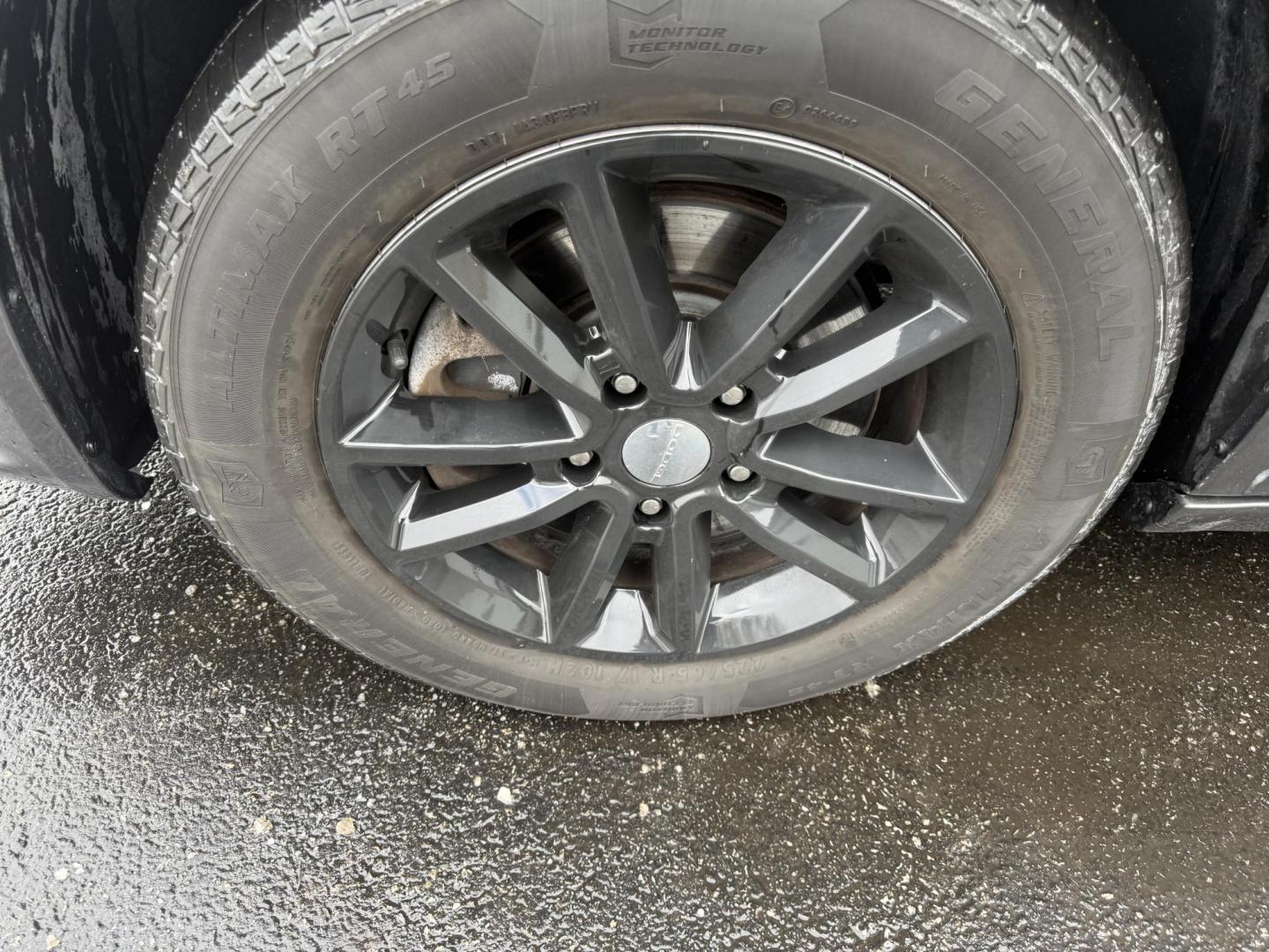 2018 Gray /Black Dodge Grand Caravan GT (2C4RDGEG0JR) with an 3.6L V6 DOHC 24V FFV engine, Automatic transmission, located at 547 E. Main St., Orwell, OH, 44076, (440) 437-5893, 41.535435, -80.847855 - One Owner ---- 2018 Dodge Grand Caravan GT – Versatile Family Cruiser with Premium Comfort and Tech Experience the perfect blend of practicality, comfort, and technology with this 2018 Dodge Grand Caravan GT. Powered by a reliable 3.6L Pentastar V6 engine and a smooth 6-speed automatic transmis - Photo#13