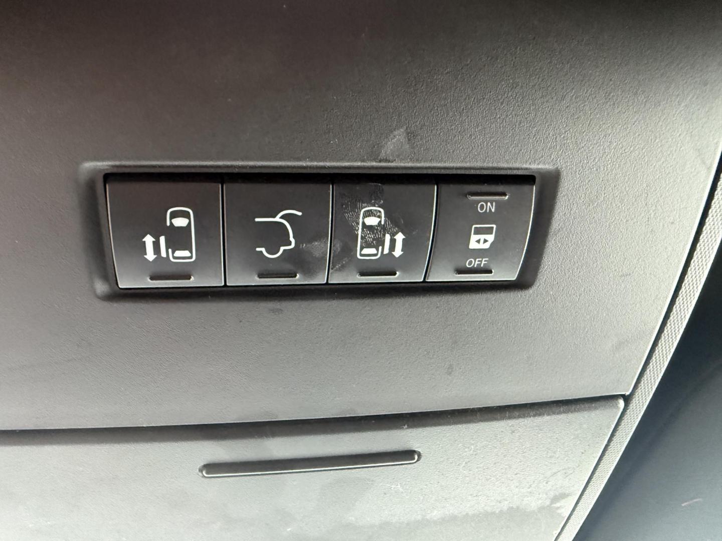 2018 Gray /Black Dodge Grand Caravan GT (2C4RDGEG0JR) with an 3.6L V6 DOHC 24V FFV engine, Automatic transmission, located at 547 E. Main St., Orwell, OH, 44076, (440) 437-5893, 41.535435, -80.847855 - One Owner ---- 2018 Dodge Grand Caravan GT – Versatile Family Cruiser with Premium Comfort and Tech Experience the perfect blend of practicality, comfort, and technology with this 2018 Dodge Grand Caravan GT. Powered by a reliable 3.6L Pentastar V6 engine and a smooth 6-speed automatic transmis - Photo#31