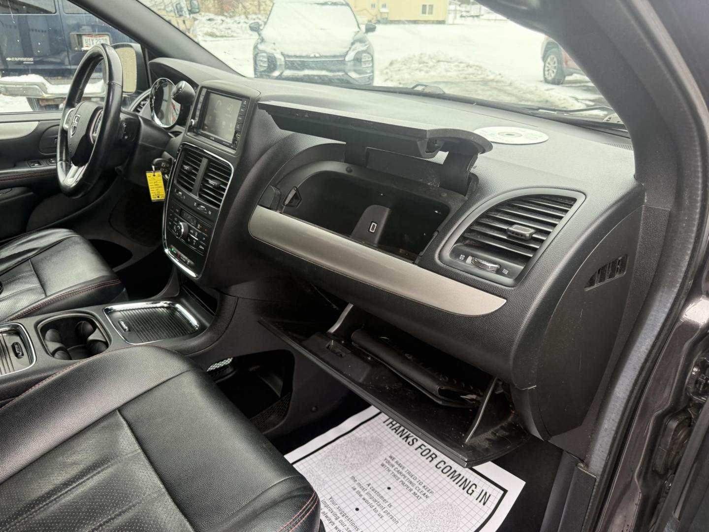 2018 Gray /Black Dodge Grand Caravan GT (2C4RDGEG0JR) with an 3.6L V6 DOHC 24V FFV engine, Automatic transmission, located at 547 E. Main St., Orwell, OH, 44076, (440) 437-5893, 41.535435, -80.847855 - One Owner ---- 2018 Dodge Grand Caravan GT – Versatile Family Cruiser with Premium Comfort and Tech Experience the perfect blend of practicality, comfort, and technology with this 2018 Dodge Grand Caravan GT. Powered by a reliable 3.6L Pentastar V6 engine and a smooth 6-speed automatic transmis - Photo#44