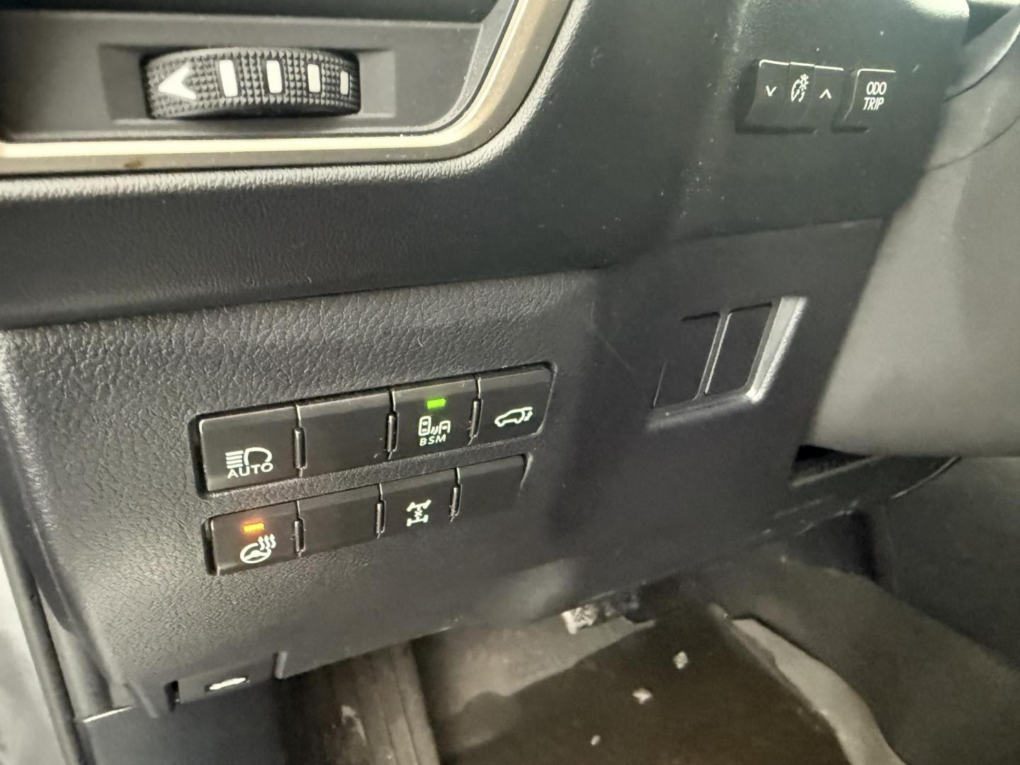 2020 Gray /Black Lexus NX 300 Premium AWD (JTJGARDZ8L2) with an 2.0L I4 DOHC 16V Turbo engine, Automatic transmission, located at 11115 Chardon Rd. , Chardon, OH, 44024, (440) 214-9705, 41.580246, -81.241943 - 2020 Lexus NX 300 AWD – Sophisticated Luxury, Advanced Safety, and Turbocharged Performance Experience refined luxury and dynamic performance with this 2020 Lexus NX 300 AWD. Powered by a 2.0L turbocharged I4 engine and a smooth 6-speed automatic transmission, this SUV delivers impressive power - Photo#22