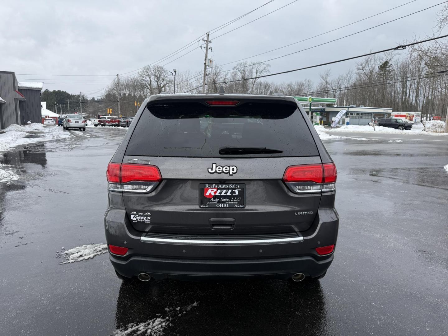 2014 Gray /Black Jeep Grand Cherokee Limited 4WD (1C4RJFBG0EC) with an 3.6L V6 DOHC 24V FFV engine, Automatic transmission, located at 11115 Chardon Rd. , Chardon, OH, 44024, (440) 214-9705, 41.580246, -81.241943 - Photo#8
