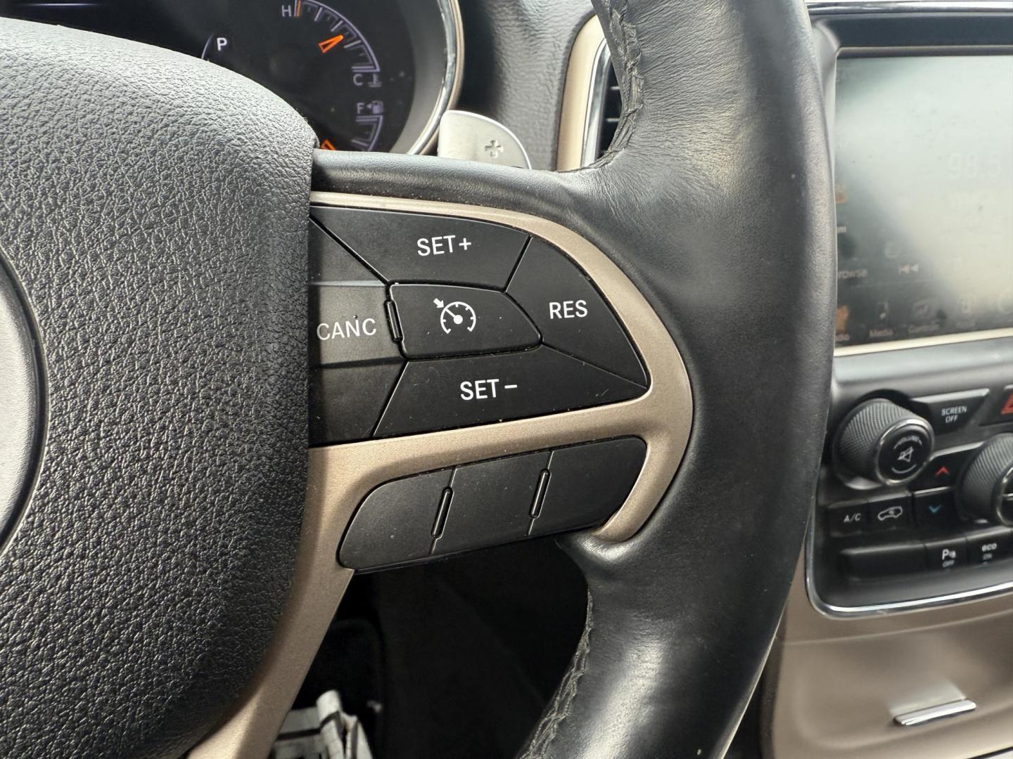 2014 Gray /Black Jeep Grand Cherokee Limited 4WD (1C4RJFBG0EC) with an 3.6L V6 DOHC 24V FFV engine, Automatic transmission, located at 11115 Chardon Rd. , Chardon, OH, 44024, (440) 214-9705, 41.580246, -81.241943 - Photo#25