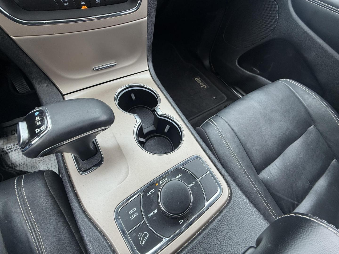 2014 Gray /Black Jeep Grand Cherokee Limited 4WD (1C4RJFBG0EC) with an 3.6L V6 DOHC 24V FFV engine, Automatic transmission, located at 11115 Chardon Rd. , Chardon, OH, 44024, (440) 214-9705, 41.580246, -81.241943 - Photo#35