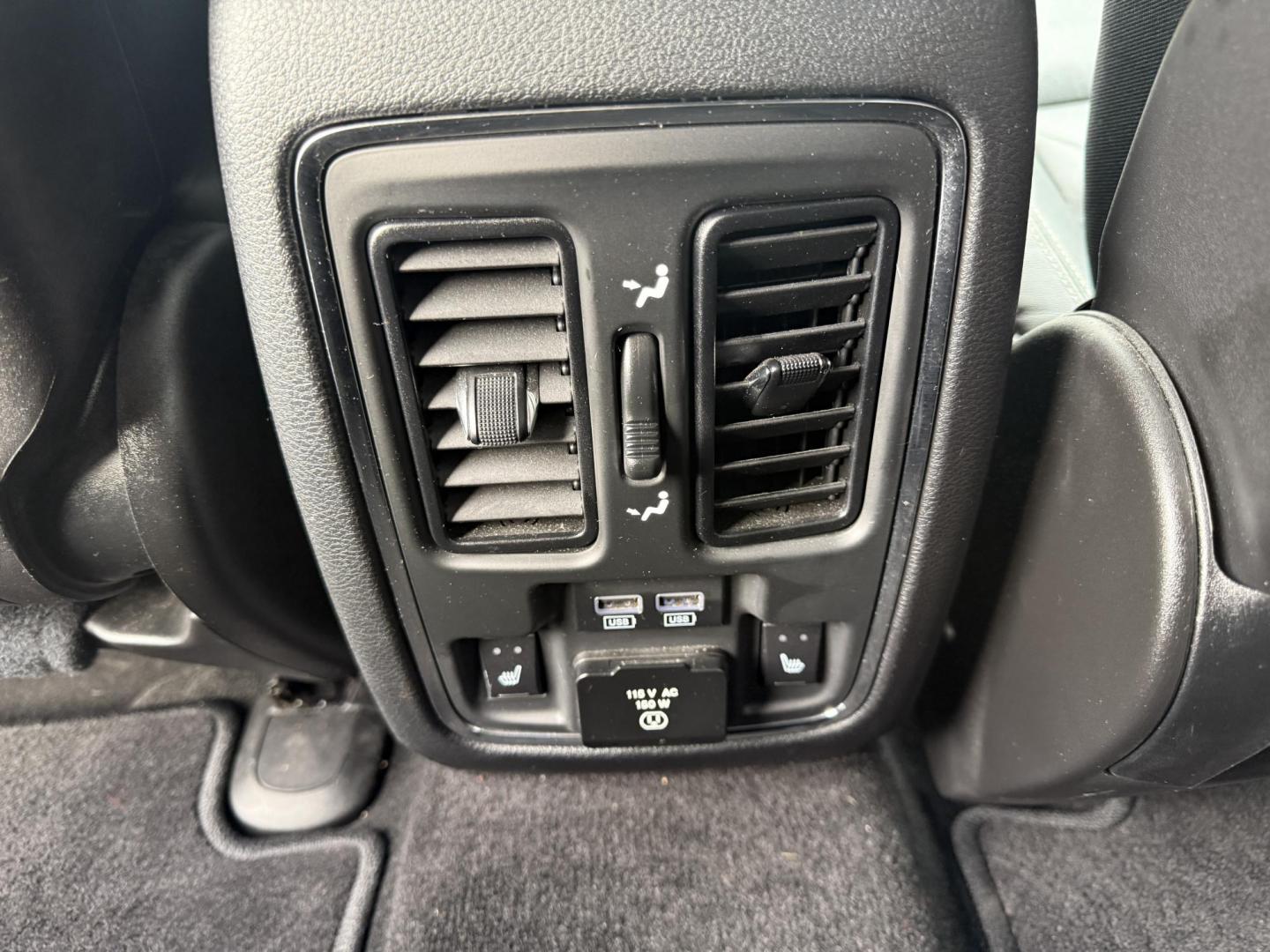 2014 Gray /Black Jeep Grand Cherokee Limited 4WD (1C4RJFBG0EC) with an 3.6L V6 DOHC 24V FFV engine, Automatic transmission, located at 11115 Chardon Rd. , Chardon, OH, 44024, (440) 214-9705, 41.580246, -81.241943 - Photo#40