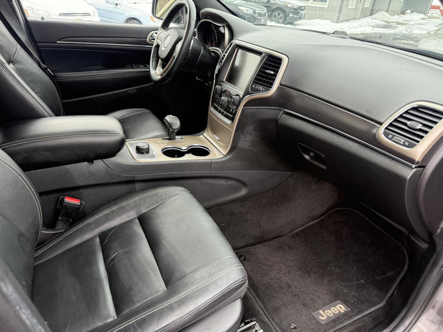 2014 Gray /Black Jeep Grand Cherokee Limited 4WD (1C4RJFBG0EC) with an 3.6L V6 DOHC 24V FFV engine, Automatic transmission, located at 11115 Chardon Rd. , Chardon, OH, 44024, (440) 214-9705, 41.580246, -81.241943 - Photo#47