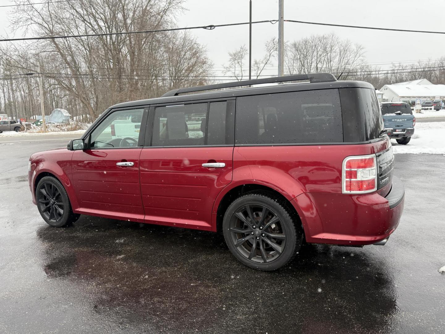 2017 Red /Gray Ford Flex Limited AWD w/EcoBoost (2FMHK6DTXHB) with an 3.5L V6 DOHC 24V TWIN TURBO engine, Automatic transmission, located at 11115 Chardon Rd. , Chardon, OH, 44024, (440) 214-9705, 41.580246, -81.241943 - Photo#10