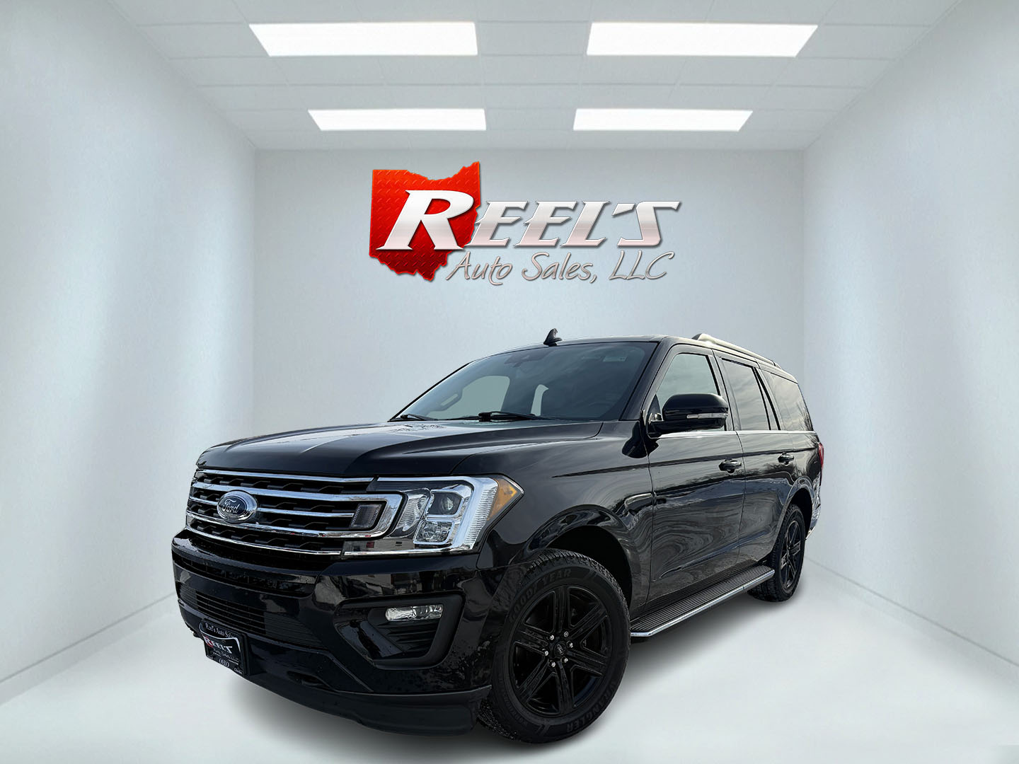 photo of 2021 Ford Expedition XLT 4WD