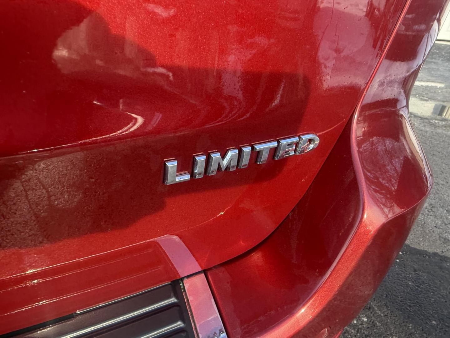 2015 Red /Black Jeep Grand Cherokee Limited 4WD (1C4RJFBG7FC) with an 3.6L V6 DOHC 24V FFV engine, Automatic transmission, located at 547 E. Main St., Orwell, OH, 44076, (440) 437-5893, 41.535435, -80.847855 - 2015 Jeep Grand Cherokee Limited 4WD – Premium Comfort, Practical Capability, and Modern Technology Experience the perfect blend of luxury and versatility with this 2015 Jeep Grand Cherokee Limited 4WD. Equipped with a powerful 3.6L Pentastar V6 engine and an efficient 8-speed automatic transmi - Photo#9