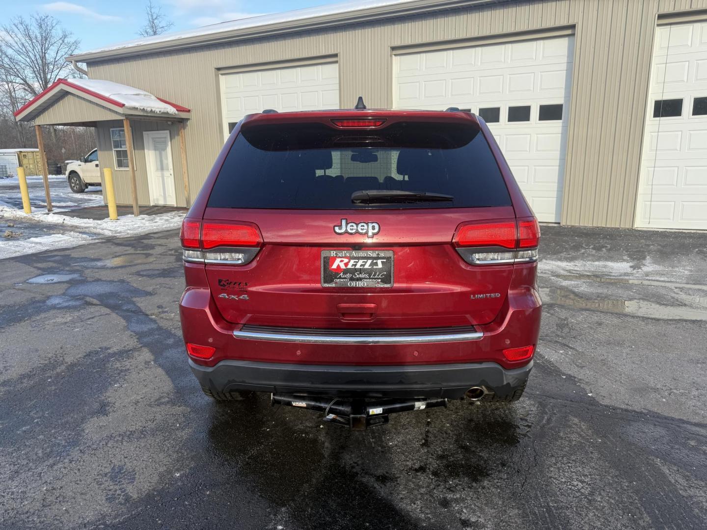 2015 Red /Black Jeep Grand Cherokee Limited 4WD (1C4RJFBG7FC) with an 3.6L V6 DOHC 24V FFV engine, Automatic transmission, located at 547 E. Main St., Orwell, OH, 44076, (440) 437-5893, 41.535435, -80.847855 - 2015 Jeep Grand Cherokee Limited 4WD – Premium Comfort, Practical Capability, and Modern Technology Experience the perfect blend of luxury and versatility with this 2015 Jeep Grand Cherokee Limited 4WD. Equipped with a powerful 3.6L Pentastar V6 engine and an efficient 8-speed automatic transmi - Photo#8