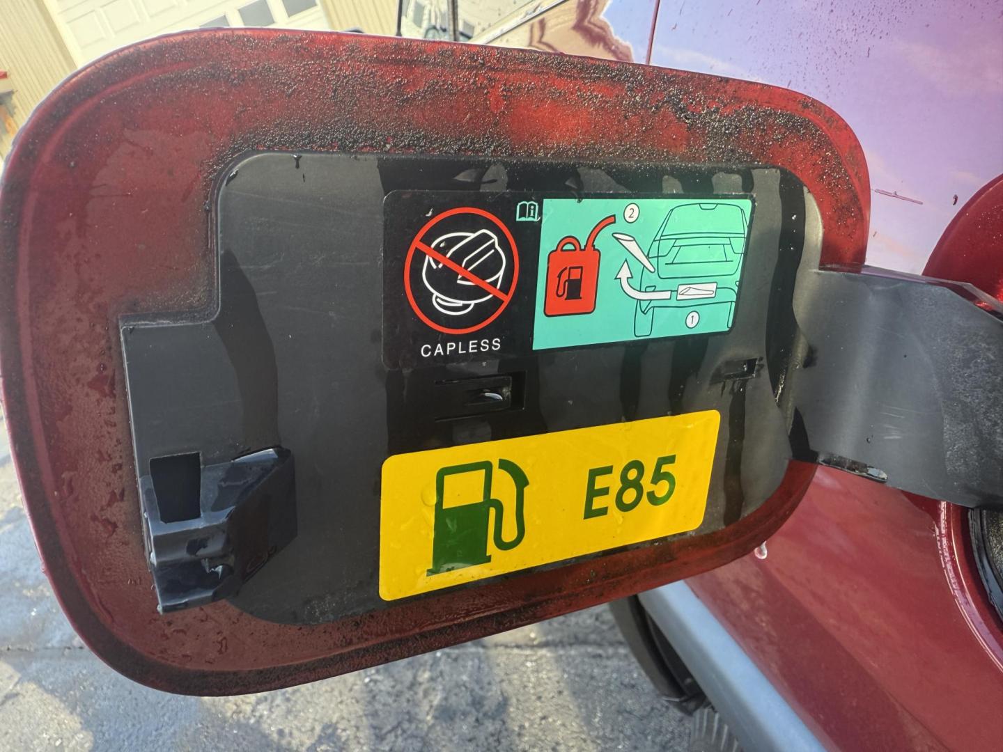 2015 Red /Black Jeep Grand Cherokee Limited 4WD (1C4RJFBG7FC) with an 3.6L V6 DOHC 24V FFV engine, Automatic transmission, located at 547 E. Main St., Orwell, OH, 44076, (440) 437-5893, 41.535435, -80.847855 - 2015 Jeep Grand Cherokee Limited 4WD – Premium Comfort, Practical Capability, and Modern Technology Experience the perfect blend of luxury and versatility with this 2015 Jeep Grand Cherokee Limited 4WD. Equipped with a powerful 3.6L Pentastar V6 engine and an efficient 8-speed automatic transmi - Photo#14