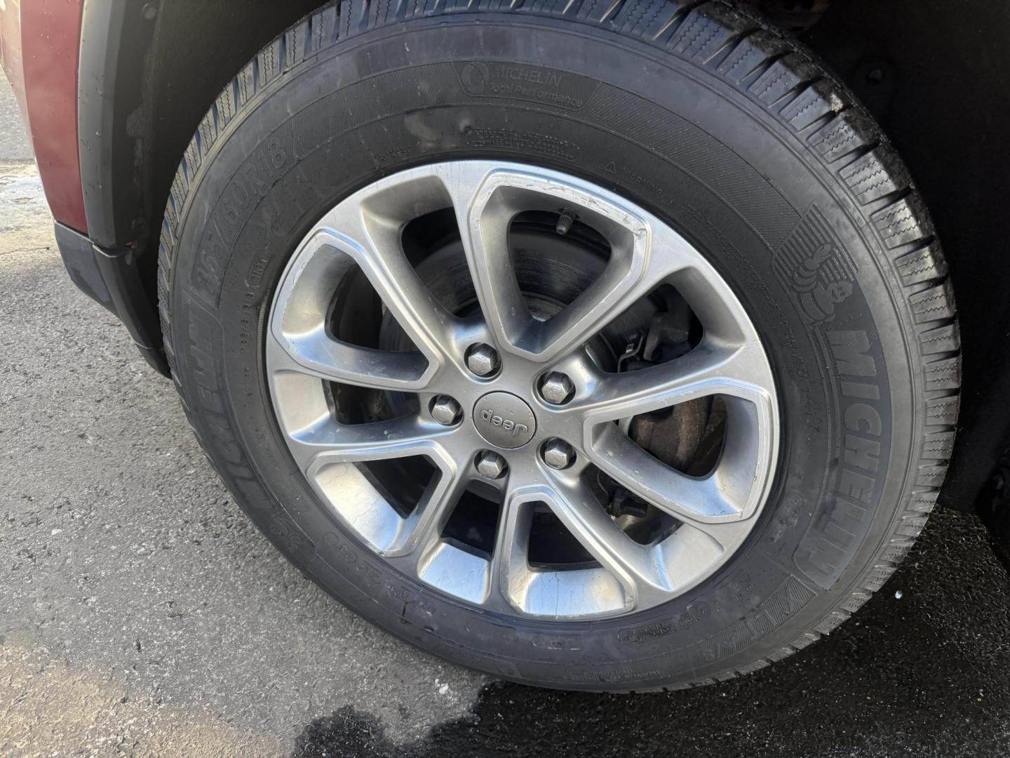 2015 Red /Black Jeep Grand Cherokee Limited 4WD (1C4RJFBG7FC) with an 3.6L V6 DOHC 24V FFV engine, Automatic transmission, located at 547 E. Main St., Orwell, OH, 44076, (440) 437-5893, 41.535435, -80.847855 - 2015 Jeep Grand Cherokee Limited 4WD – Premium Comfort, Practical Capability, and Modern Technology Experience the perfect blend of luxury and versatility with this 2015 Jeep Grand Cherokee Limited 4WD. Equipped with a powerful 3.6L Pentastar V6 engine and an efficient 8-speed automatic transmi - Photo#16