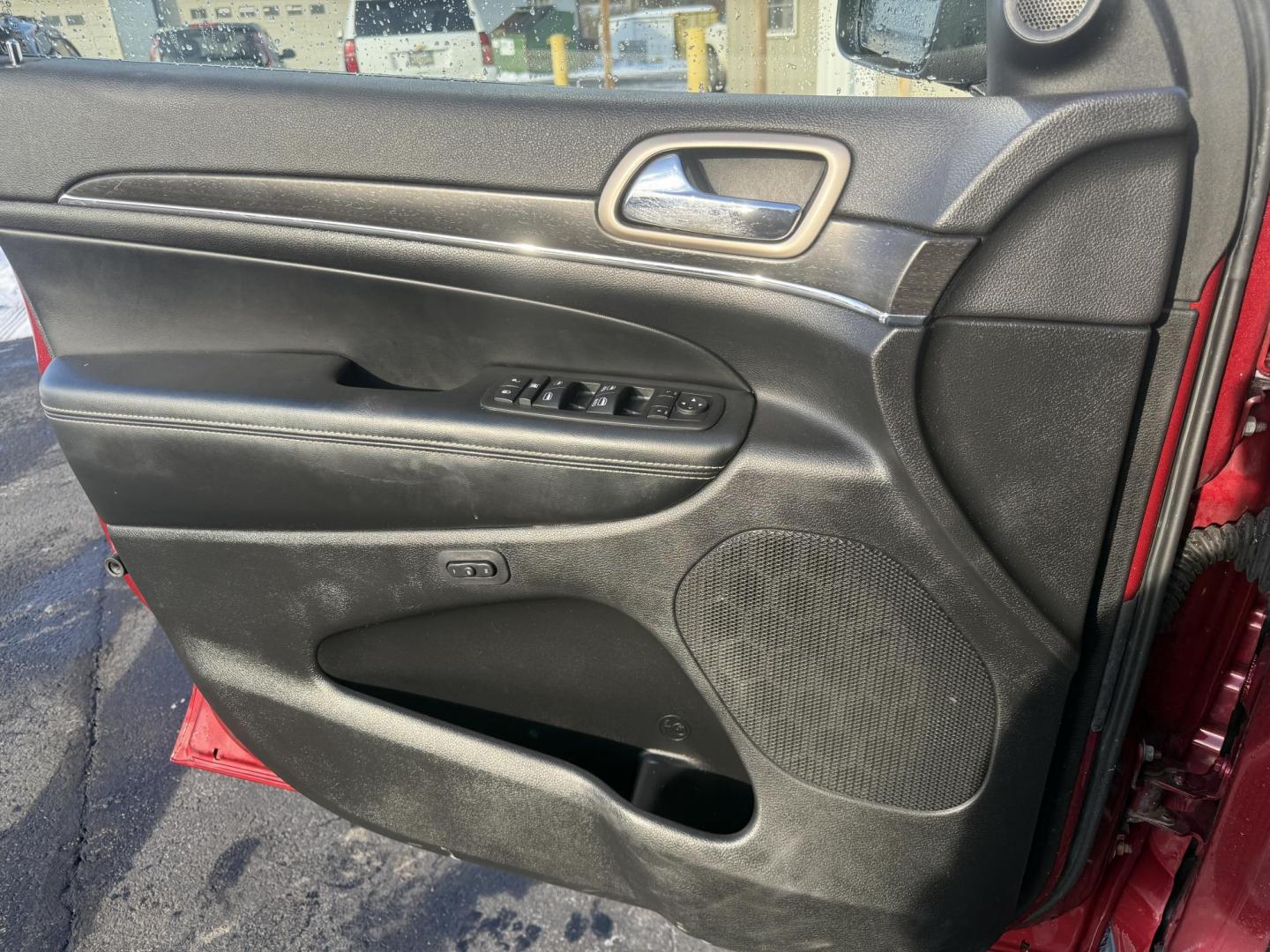 2015 Red /Black Jeep Grand Cherokee Limited 4WD (1C4RJFBG7FC) with an 3.6L V6 DOHC 24V FFV engine, Automatic transmission, located at 547 E. Main St., Orwell, OH, 44076, (440) 437-5893, 41.535435, -80.847855 - 2015 Jeep Grand Cherokee Limited 4WD – Premium Comfort, Practical Capability, and Modern Technology Experience the perfect blend of luxury and versatility with this 2015 Jeep Grand Cherokee Limited 4WD. Equipped with a powerful 3.6L Pentastar V6 engine and an efficient 8-speed automatic transmi - Photo#19