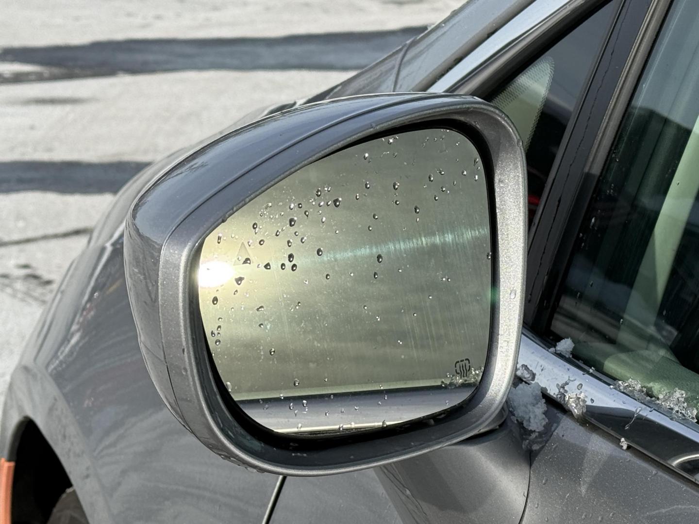 2017 Silver /Black Chrysler Pacifica Touring-L (2C4RC1BG0HR) with an 3.6L V6 DOHC 24V engine, Automatic transmission, located at 547 E. Main St., Orwell, OH, 44076, (440) 437-5893, 41.535435, -80.847855 - 2017 Chrysler Pacifica Touring L – Family-Focused Comfort, Efficiency, and Versatility Upgrade your family’s driving experience with this 2017 Chrysler Pacifica Touring L. Powered by a reliable 3.6L Pentastar V6 engine paired with a smooth 9-speed automatic transmission, this minivan delivers - Photo#6