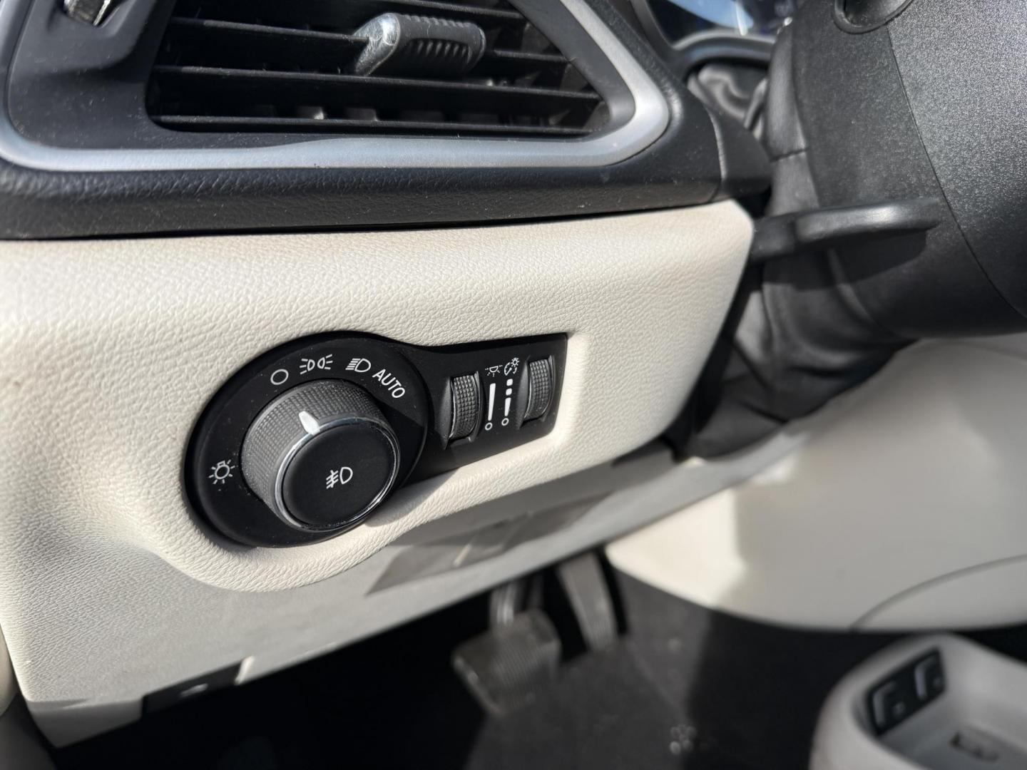 2017 Silver /Black Chrysler Pacifica Touring-L (2C4RC1BG0HR) with an 3.6L V6 DOHC 24V engine, Automatic transmission, located at 547 E. Main St., Orwell, OH, 44076, (440) 437-5893, 41.535435, -80.847855 - 2017 Chrysler Pacifica Touring L – Family-Focused Comfort, Efficiency, and Versatility Upgrade your family’s driving experience with this 2017 Chrysler Pacifica Touring L. Powered by a reliable 3.6L Pentastar V6 engine paired with a smooth 9-speed automatic transmission, this minivan delivers - Photo#14