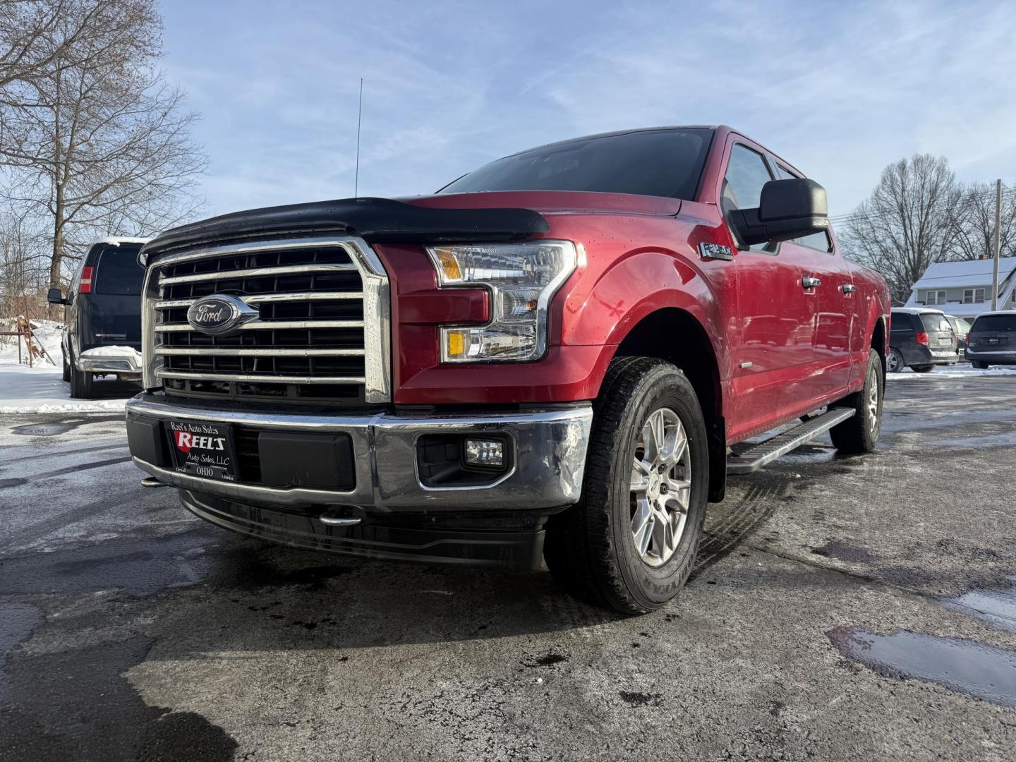 2017 Red /Gray Ford F-150 XLT SuperCrew 6.5-ft. Bed 4WD (1FTFW1EG6HF) with an 3.5 V6 TWIN TURBO engine, Automatic transmission, located at 547 E. Main St., Orwell, OH, 44076, (440) 437-5893, 41.535435, -80.847855 - 2017 Ford F-150 XLT Crew Cab 4WD – Powerful Performance, Advanced Technology, and Everyday Comfort Take command of the road and the jobsite with this 2017 Ford F-150 XLT Crew Cab 4WD. Powered by a robust 3.5L twin-turbo EcoBoost V6 engine paired with a 10-speed automatic transmission, this truc - Photo#0