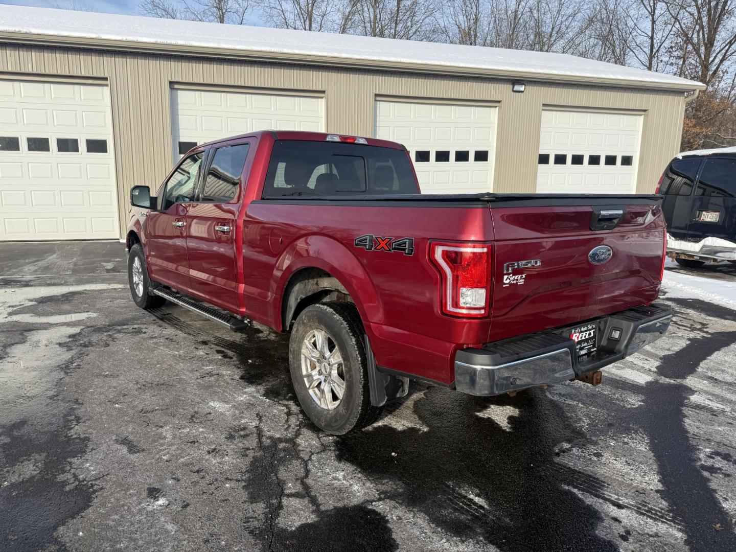 2017 Red /Gray Ford F-150 XLT SuperCrew 6.5-ft. Bed 4WD (1FTFW1EG6HF) with an 3.5 V6 TWIN TURBO engine, Automatic transmission, located at 547 E. Main St., Orwell, OH, 44076, (440) 437-5893, 41.535435, -80.847855 - 2017 Ford F-150 XLT Crew Cab 4WD – Powerful Performance, Advanced Technology, and Everyday Comfort Take command of the road and the jobsite with this 2017 Ford F-150 XLT Crew Cab 4WD. Powered by a robust 3.5L twin-turbo EcoBoost V6 engine paired with a 10-speed automatic transmission, this truc - Photo#13
