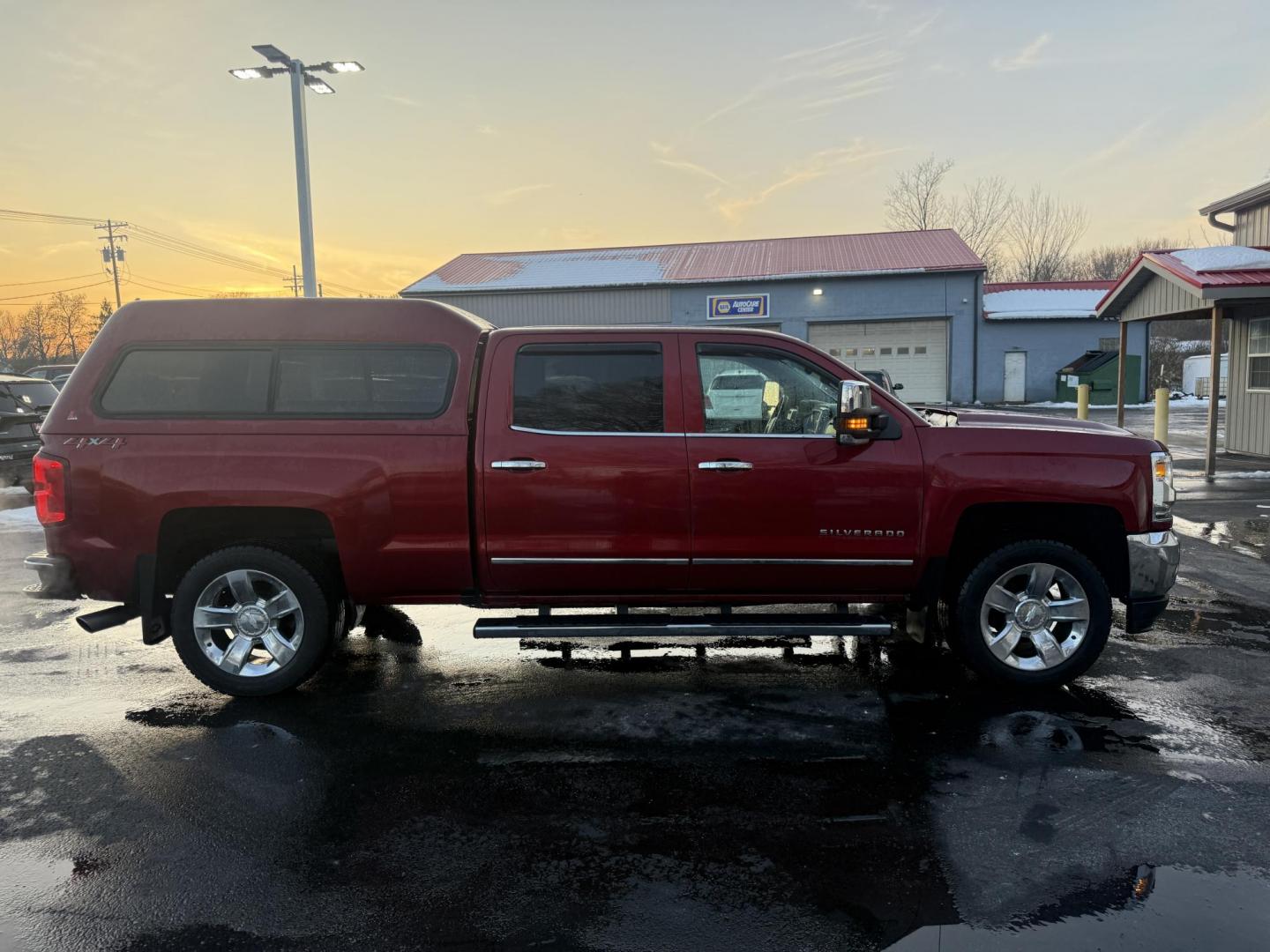 2018 Red /Black Chevrolet Silverado 1500 LTZ Crew Cab 4WD (3GCUKSEJ5JG) with an 6.2L V8 OHV 16V engine, Automatic transmission, located at 547 E. Main St., Orwell, OH, 44076, (440) 437-5893, 41.535435, -80.847855 - 2018 Chevrolet Silverado 1500 LTZ Crew Cab 4WD – Unmatched Power, Premium Comfort, and Advanced Technology Experience the perfect combination of strength, luxury, and innovation with this 2018 Chevrolet Silverado 1500 LTZ Crew Cab 4WD. Under the hood, a commanding 6.2L EcoTec3 V8 engine deliver - Photo#5