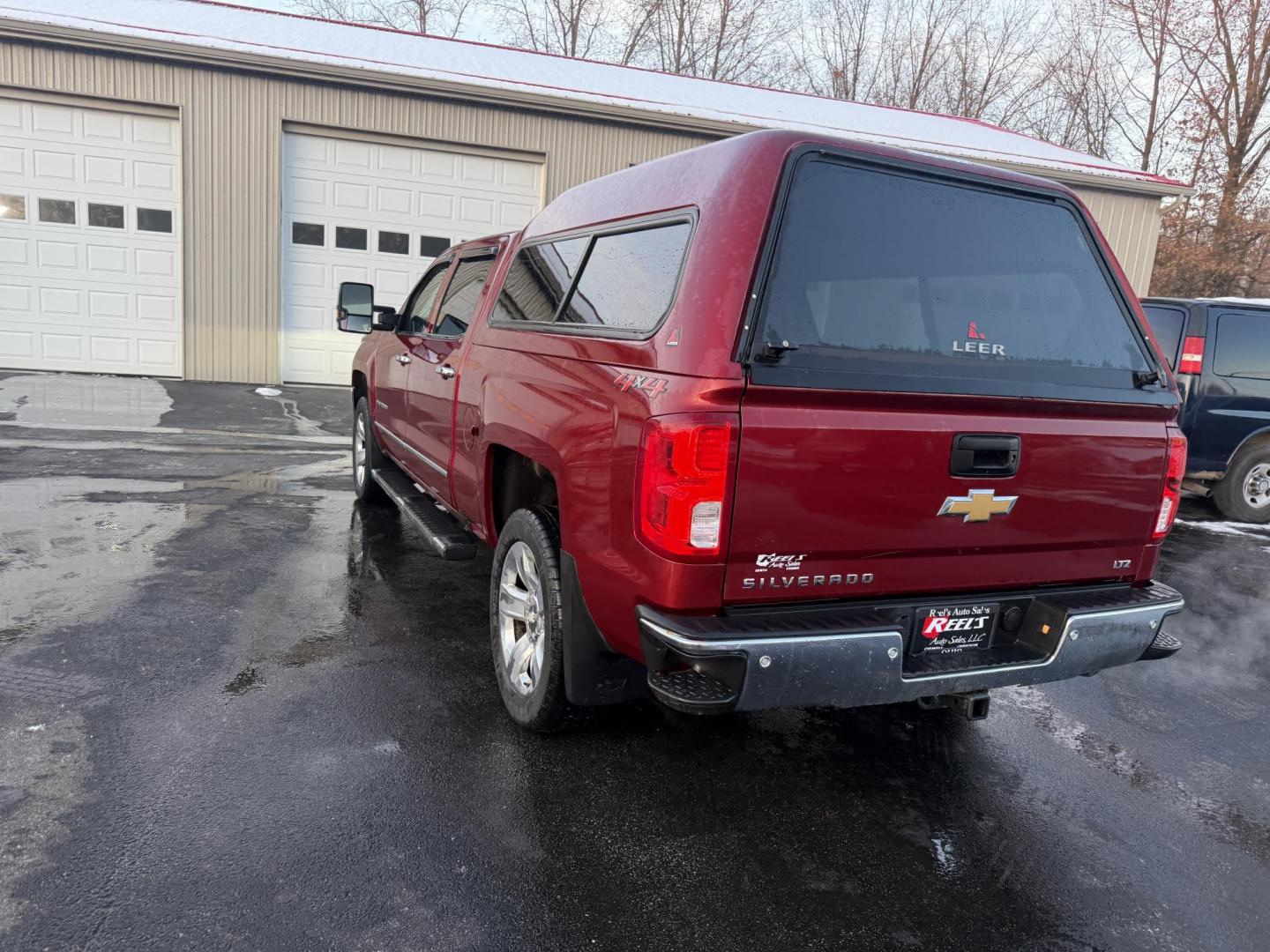 2018 Red /Black Chevrolet Silverado 1500 LTZ Crew Cab 4WD (3GCUKSEJ5JG) with an 6.2L V8 OHV 16V engine, Automatic transmission, located at 547 E. Main St., Orwell, OH, 44076, (440) 437-5893, 41.535435, -80.847855 - 2018 Chevrolet Silverado 1500 LTZ Crew Cab 4WD – Unmatched Power, Premium Comfort, and Advanced Technology Experience the perfect combination of strength, luxury, and innovation with this 2018 Chevrolet Silverado 1500 LTZ Crew Cab 4WD. Under the hood, a commanding 6.2L EcoTec3 V8 engine deliver - Photo#9