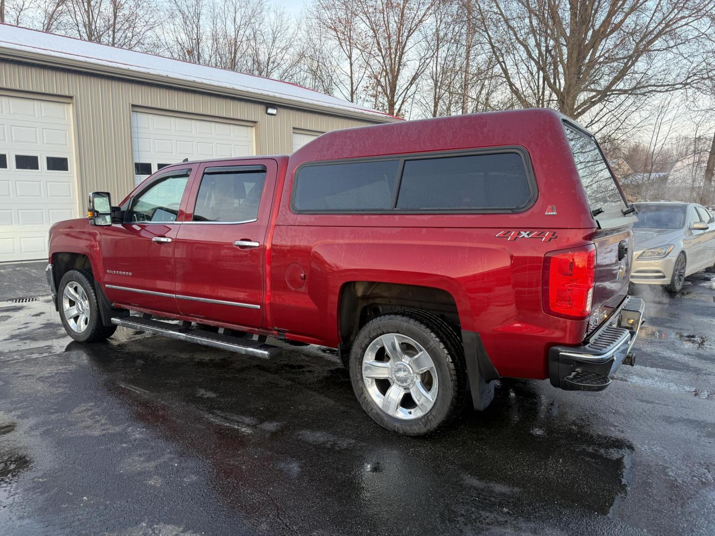 2018 Red /Black Chevrolet Silverado 1500 LTZ Crew Cab 4WD (3GCUKSEJ5JG) with an 6.2L V8 OHV 16V engine, Automatic transmission, located at 547 E. Main St., Orwell, OH, 44076, (440) 437-5893, 41.535435, -80.847855 - 2018 Chevrolet Silverado 1500 LTZ Crew Cab 4WD – Unmatched Power, Premium Comfort, and Advanced Technology Experience the perfect combination of strength, luxury, and innovation with this 2018 Chevrolet Silverado 1500 LTZ Crew Cab 4WD. Under the hood, a commanding 6.2L EcoTec3 V8 engine deliver - Photo#10